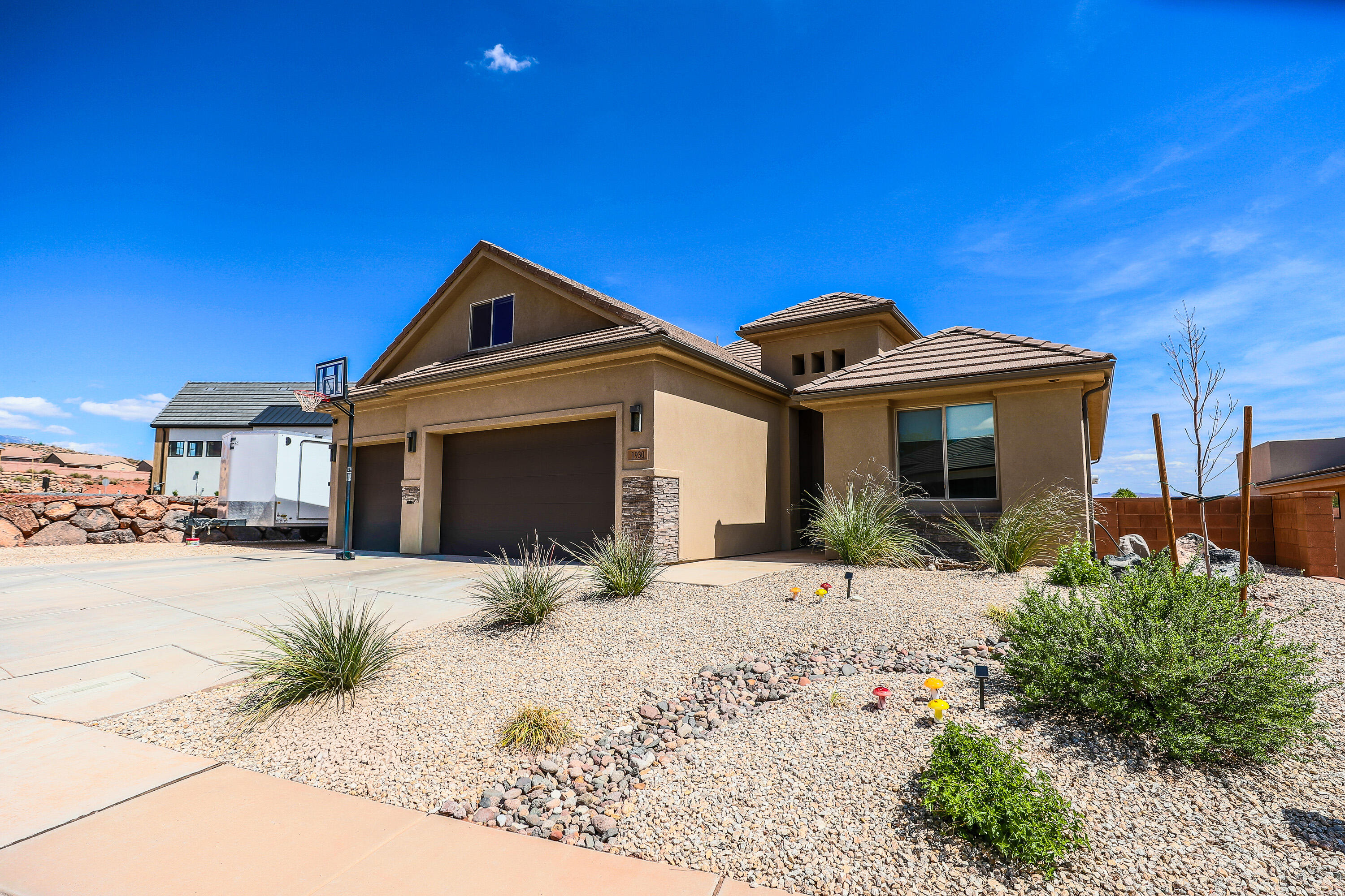 CRIMSON VIEW - Residential