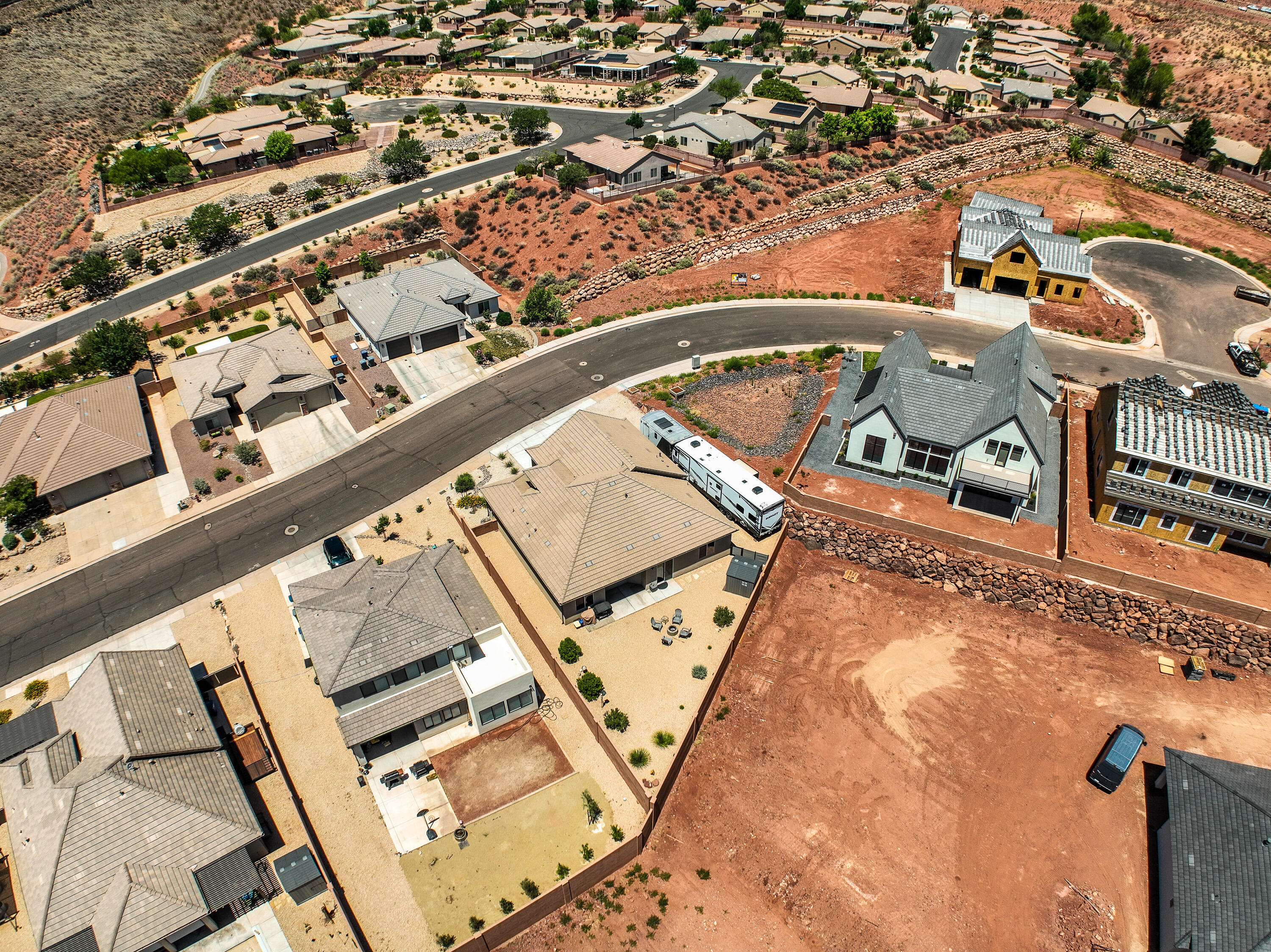 CRIMSON VIEW - Residential