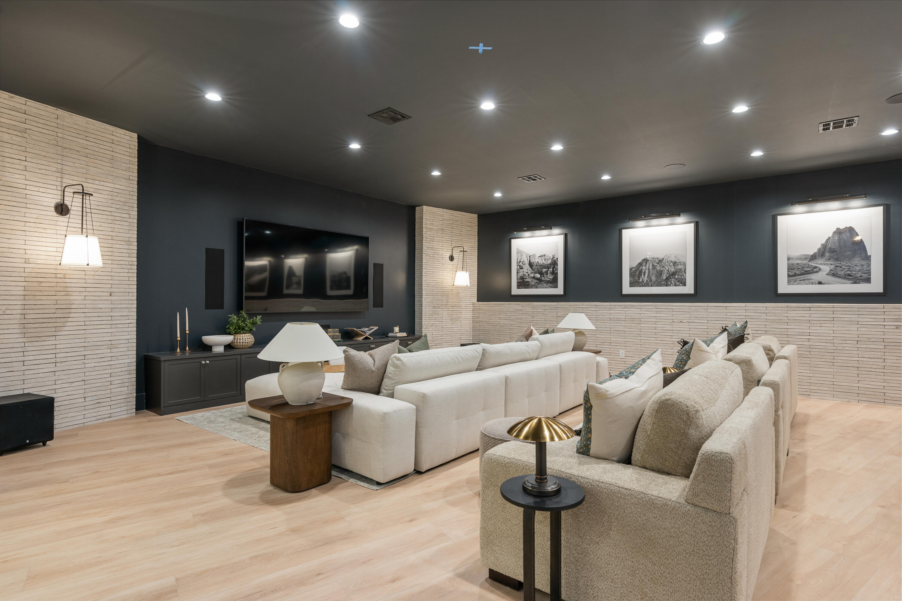 DESERT COLOR SHORES WATERS EDGE - Residential