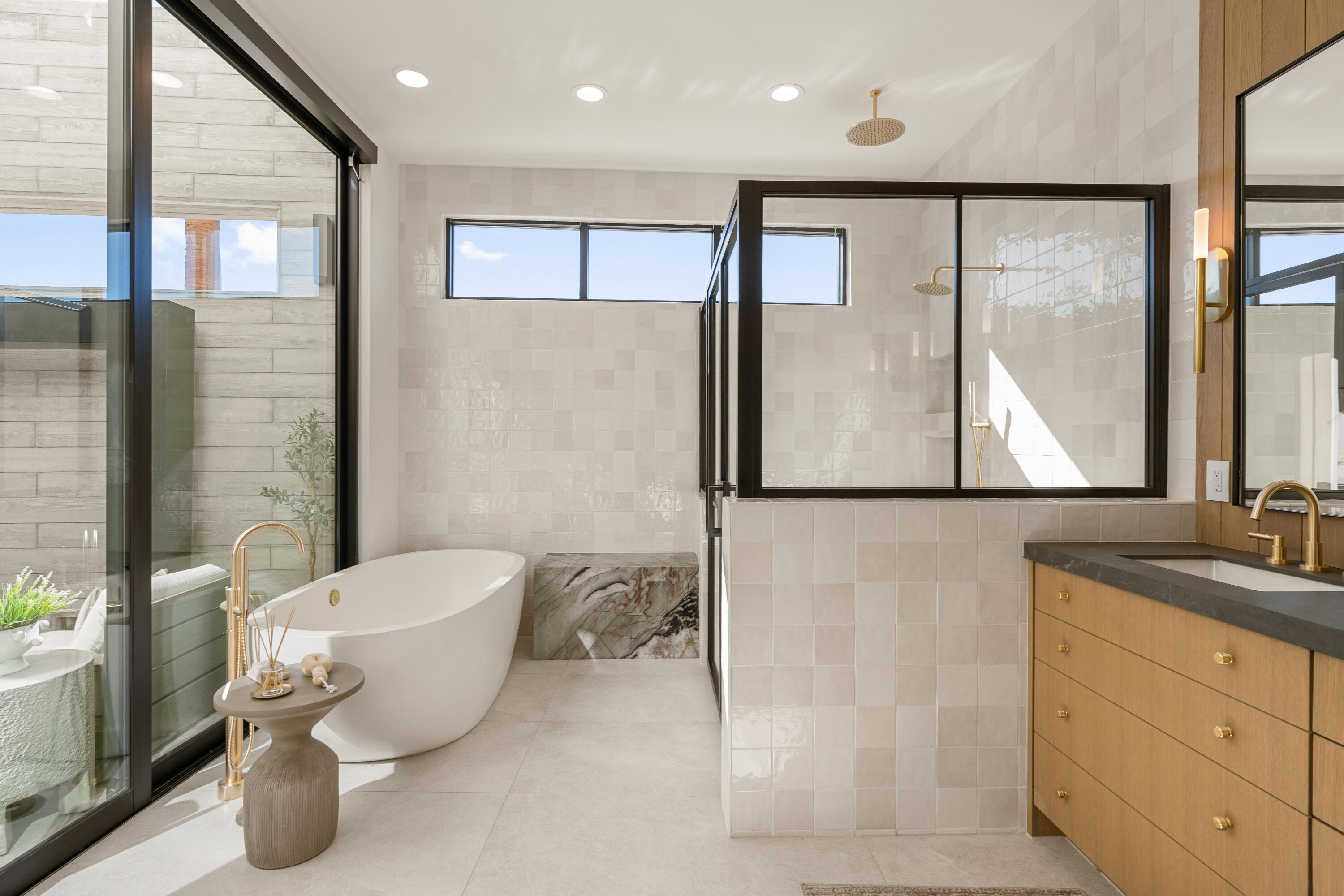 DESERT COLOR SHORES WATERS EDGE - Residential