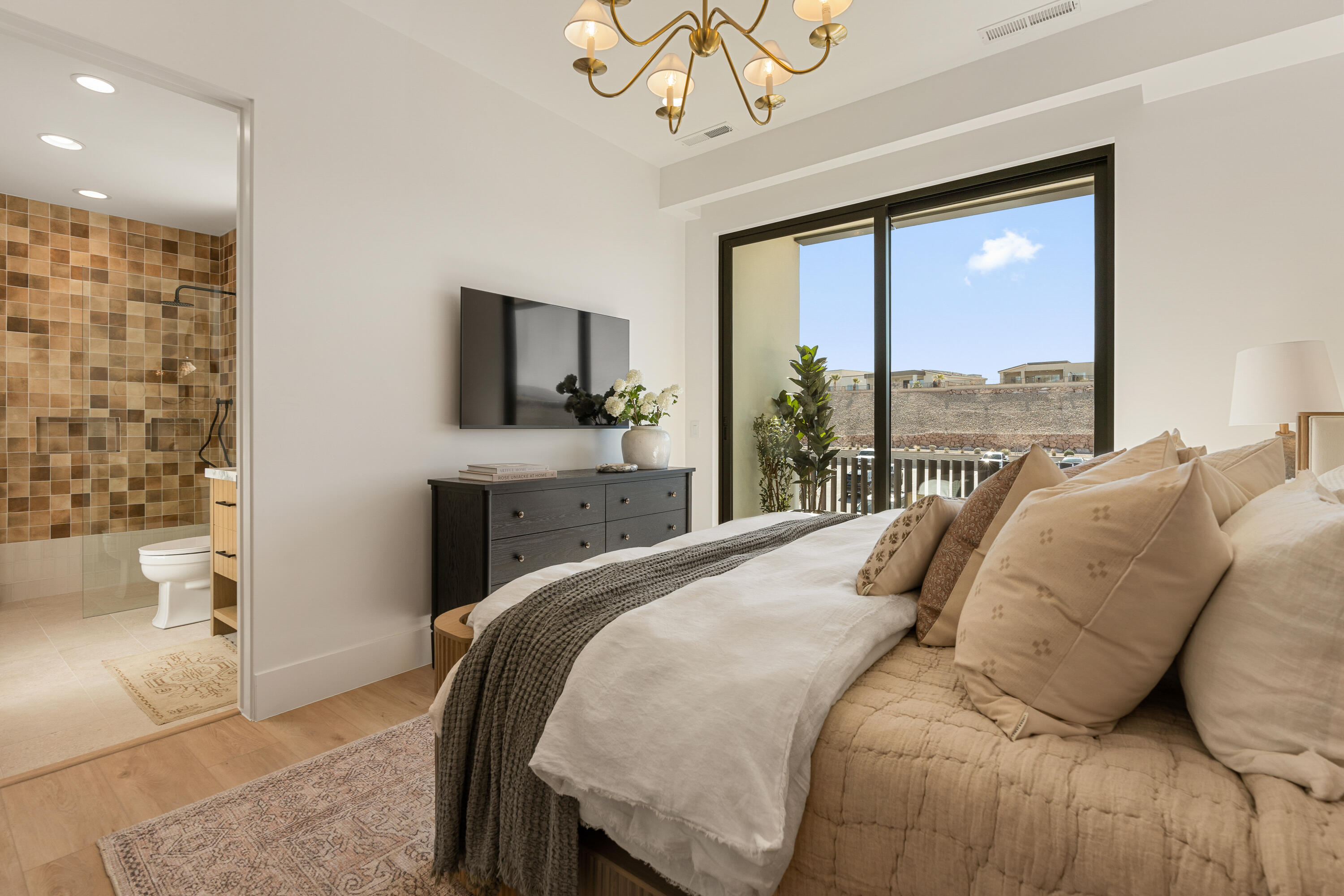 DESERT COLOR SHORES WATERS EDGE - Residential