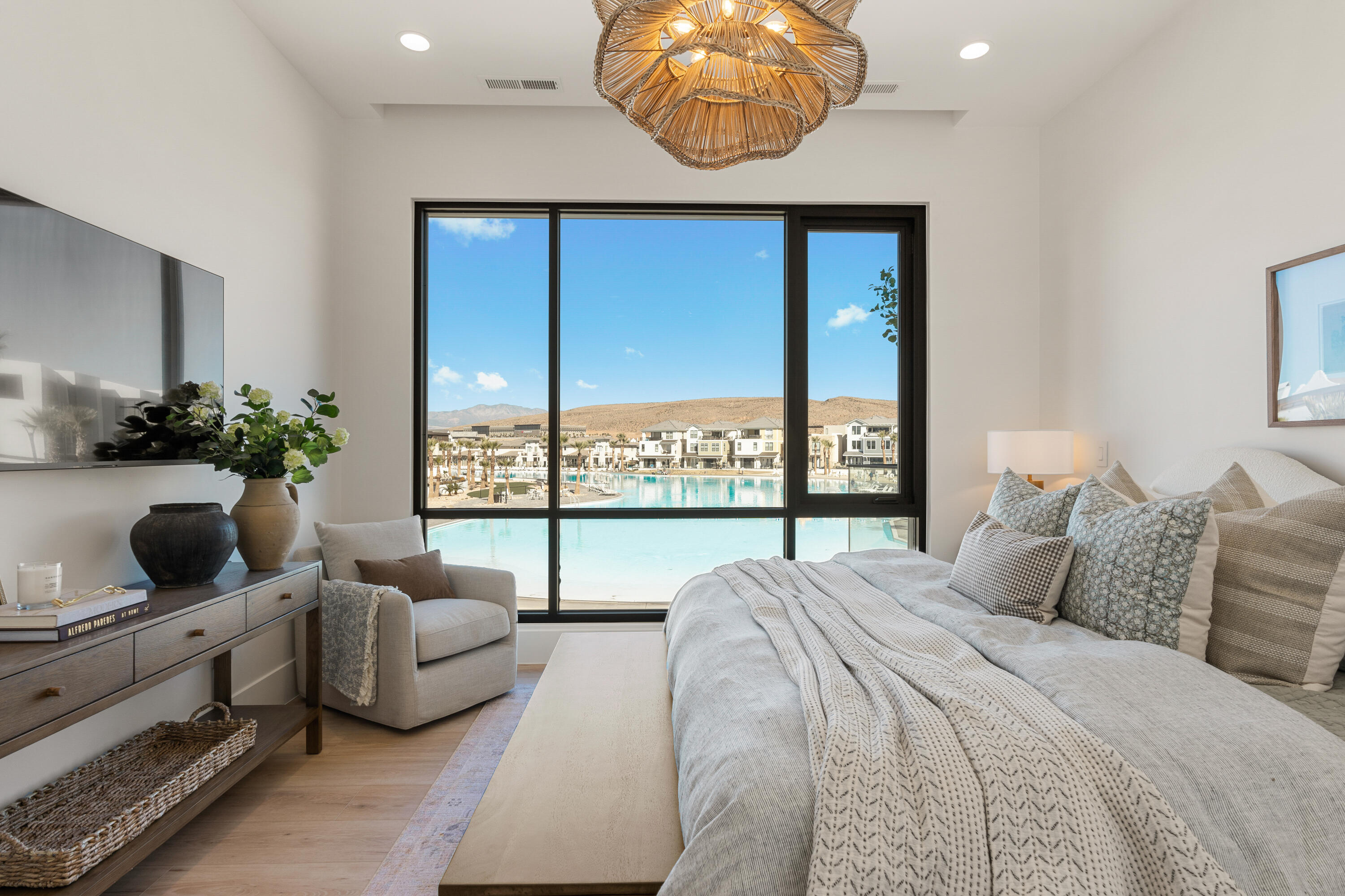 DESERT COLOR SHORES WATERS EDGE - Residential