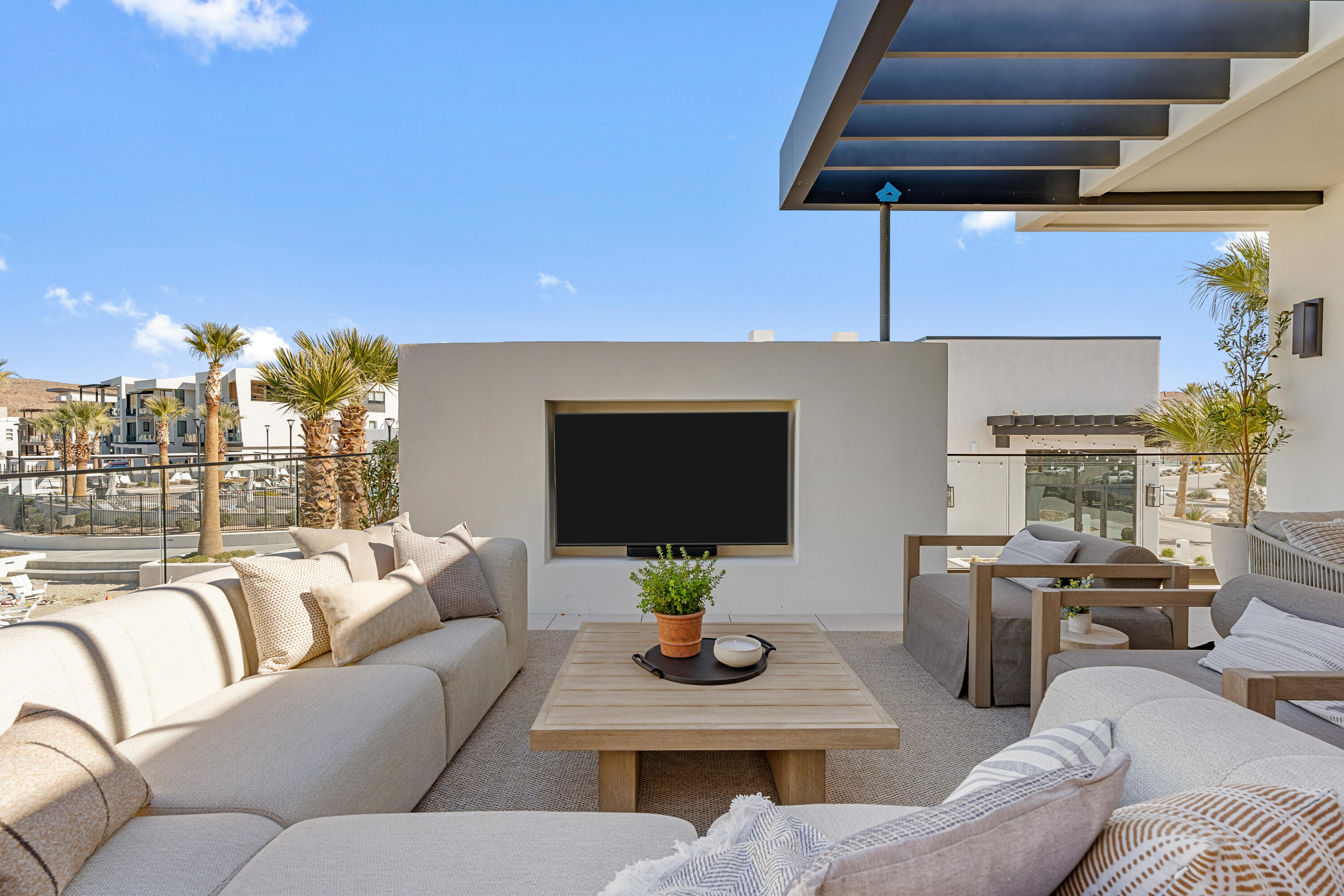 DESERT COLOR SHORES WATERS EDGE - Residential