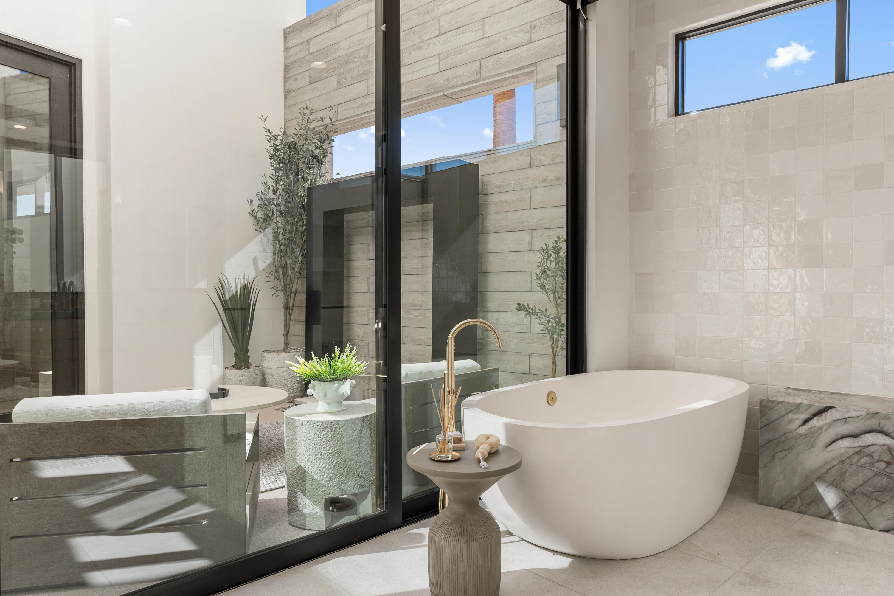 DESERT COLOR SHORES WATERS EDGE - Residential