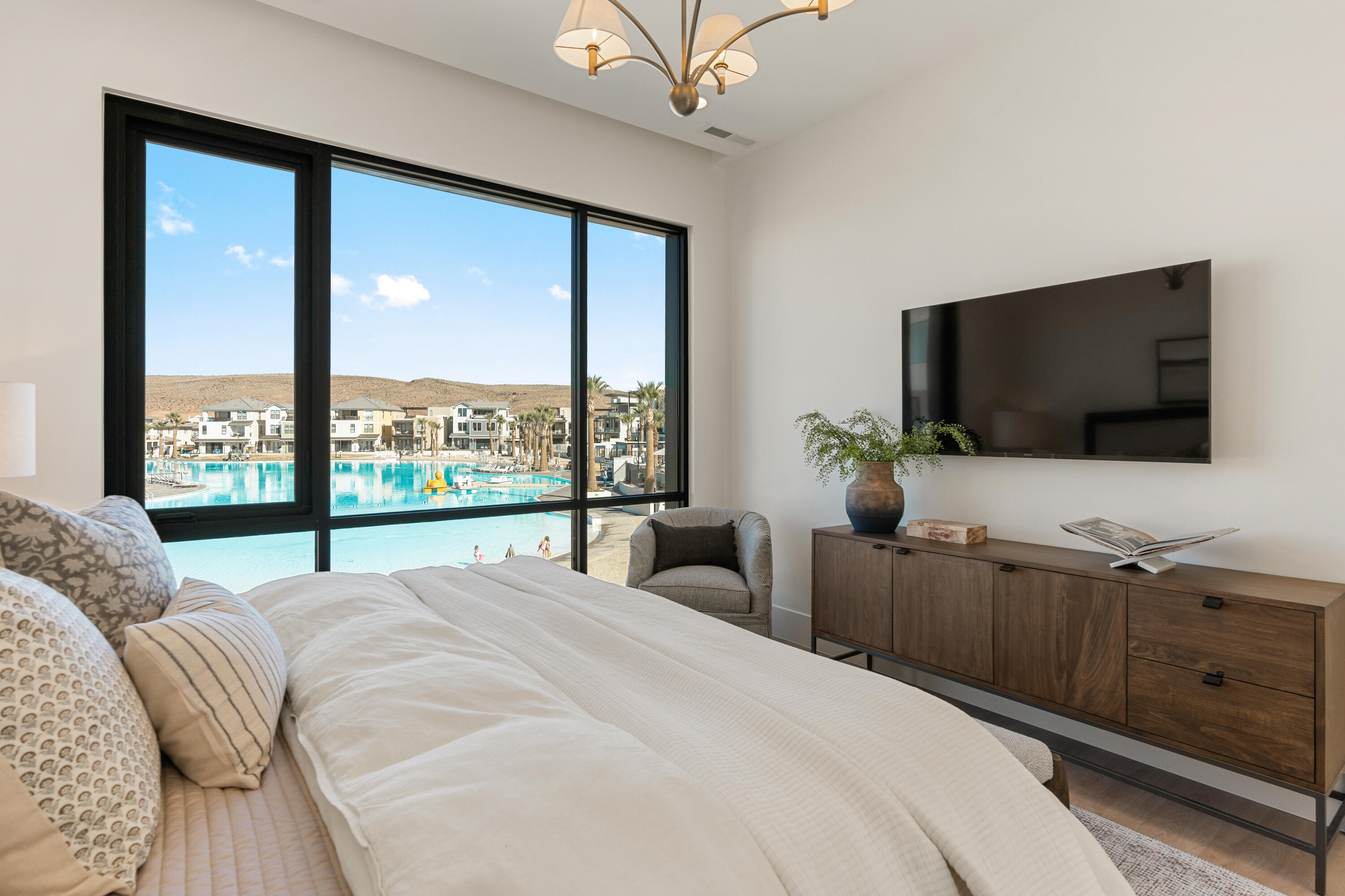 DESERT COLOR SHORES WATERS EDGE - Residential