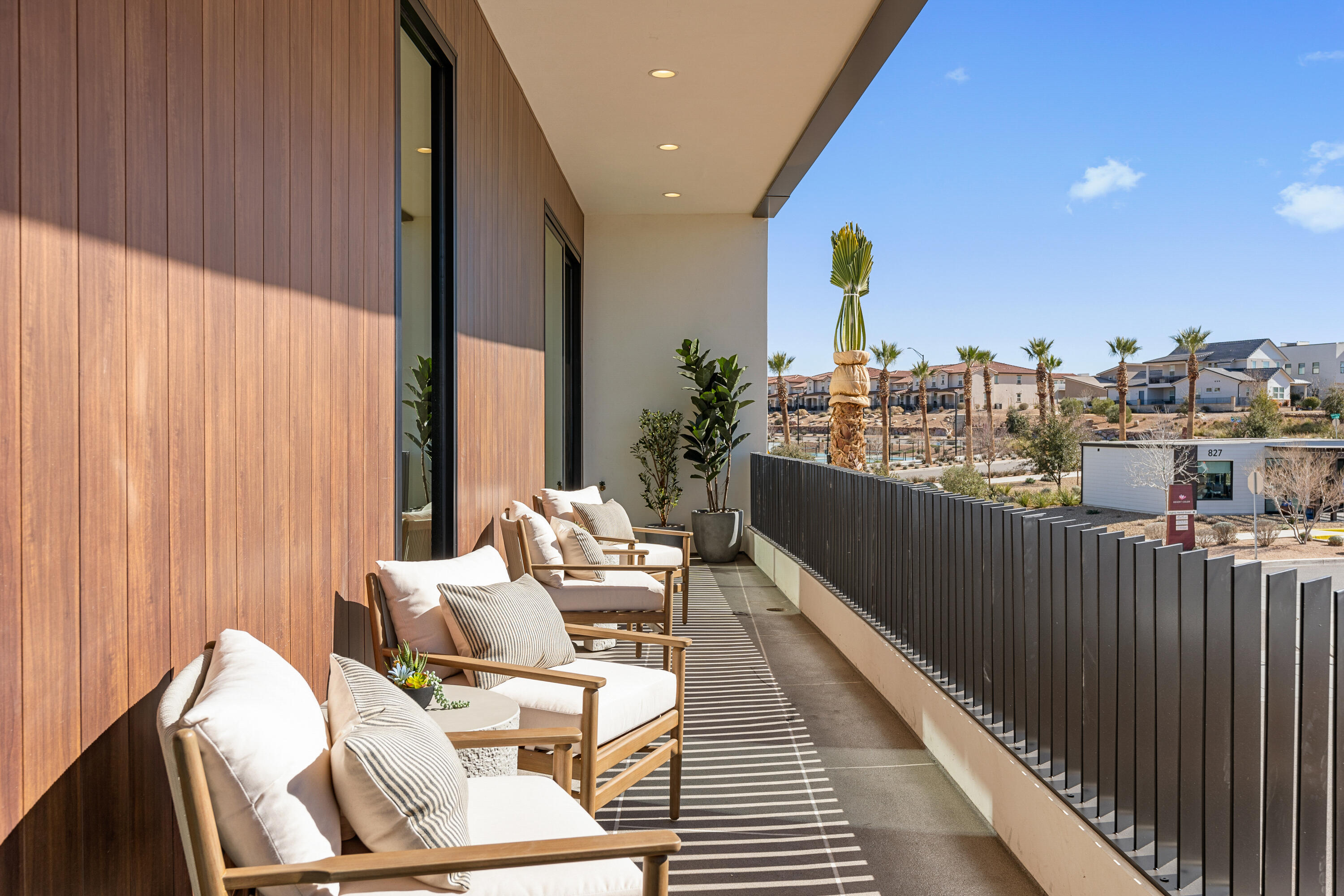 DESERT COLOR SHORES WATERS EDGE - Residential