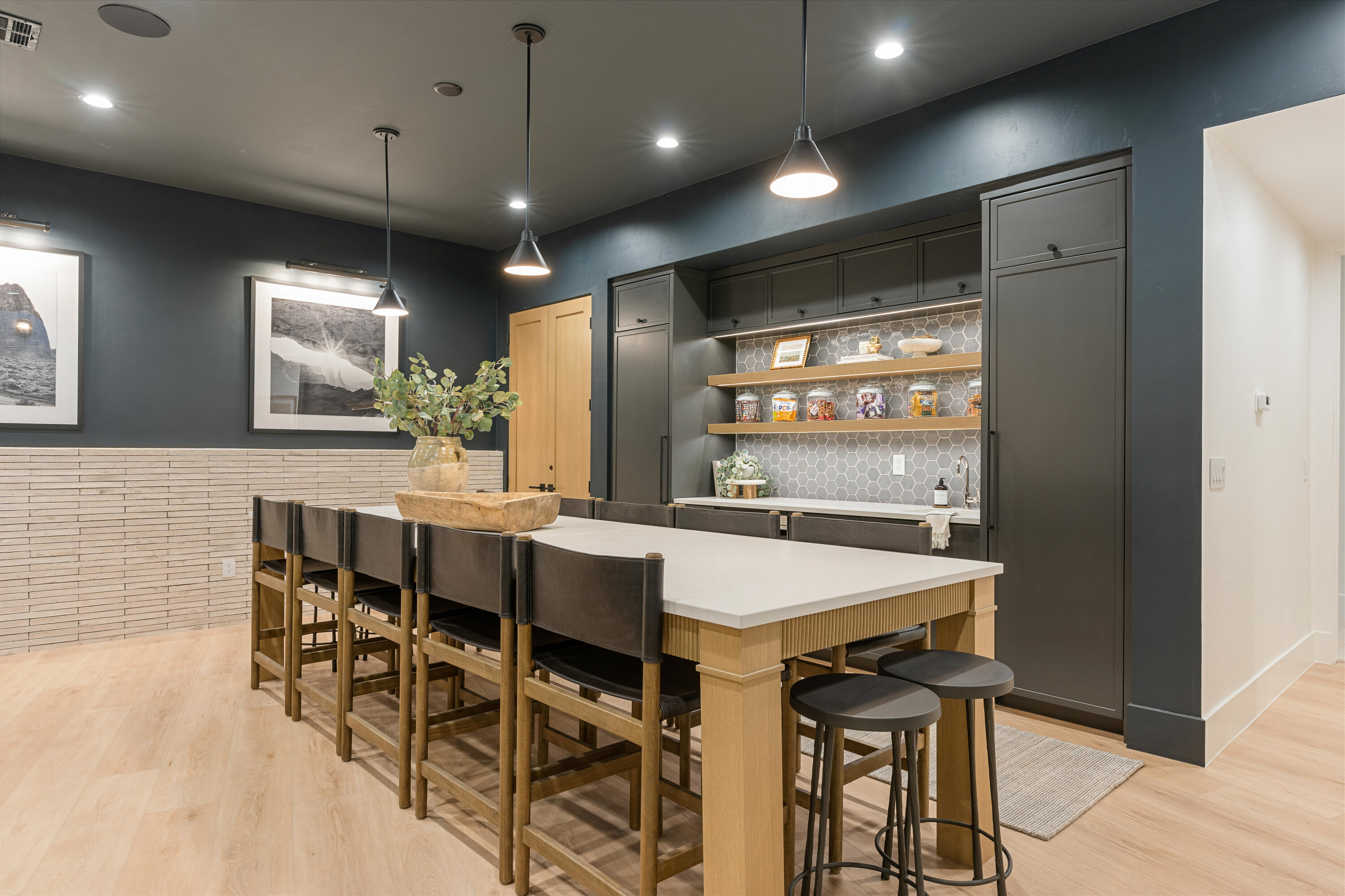 DESERT COLOR SHORES WATERS EDGE - Residential