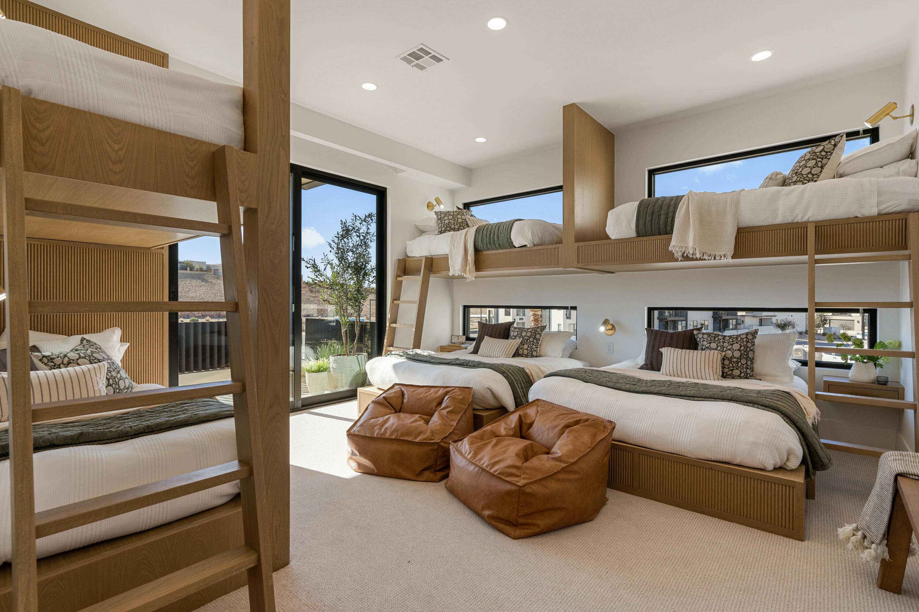 DESERT COLOR SHORES WATERS EDGE - Residential