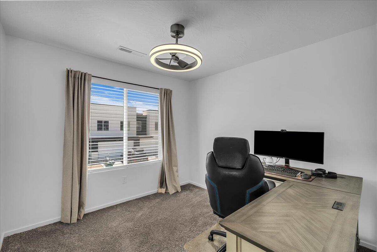 LABYRINTH PT AT LG VALLEY - Residential