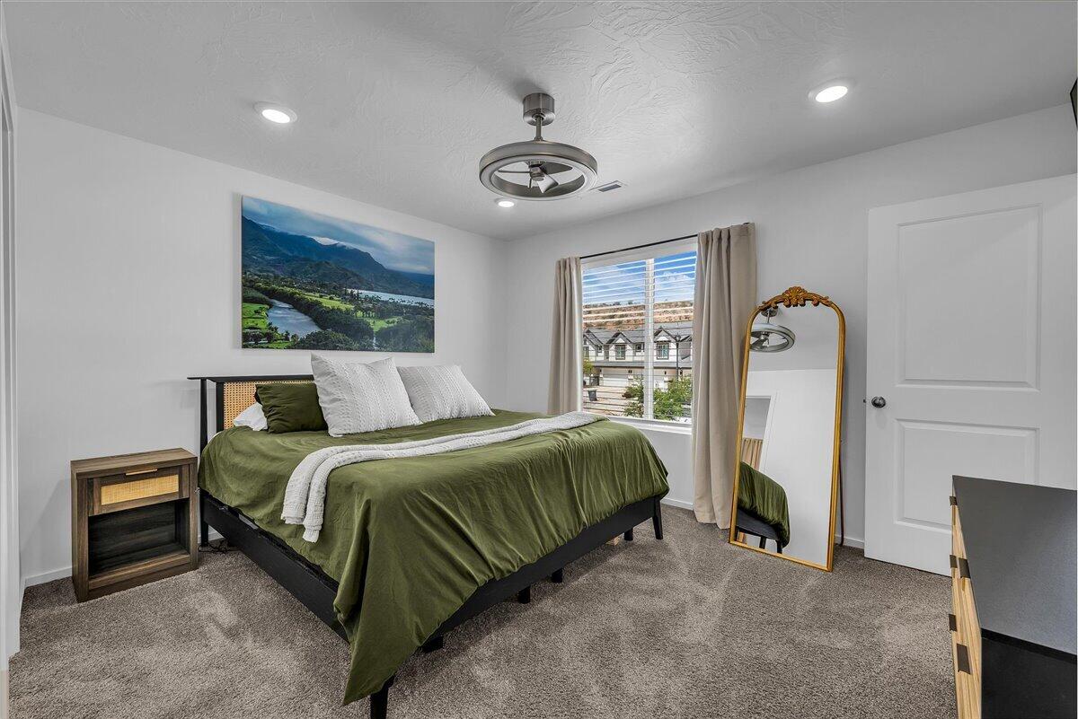LABYRINTH PT AT LG VALLEY - Residential