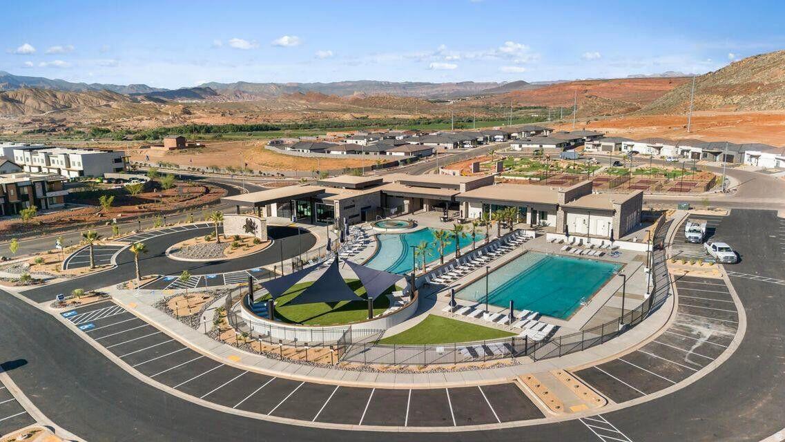 LABYRINTH PT AT LG VALLEY - Residential