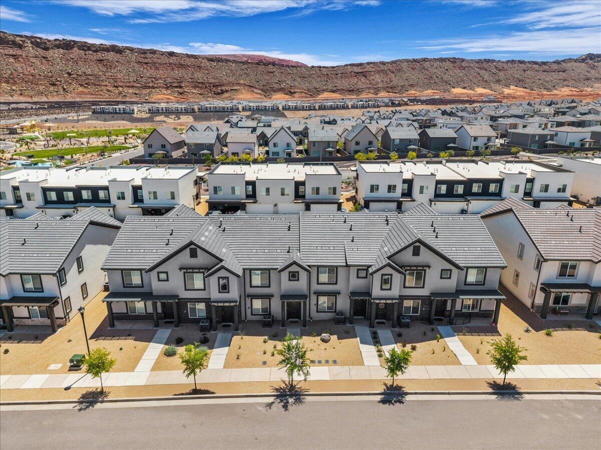 LABYRINTH PT AT LG VALLEY - Residential