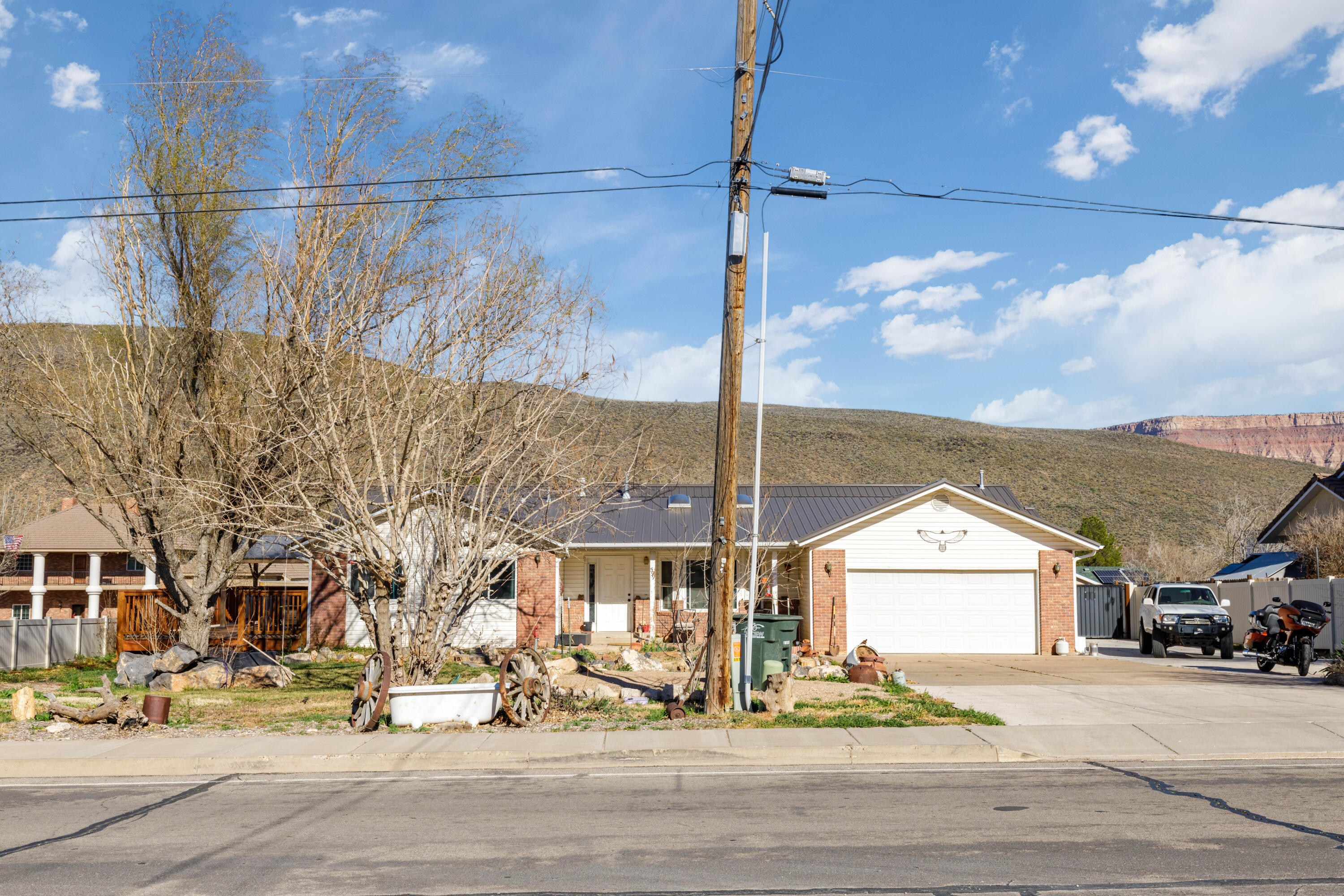 MOUNTAIN CHARM - Residential