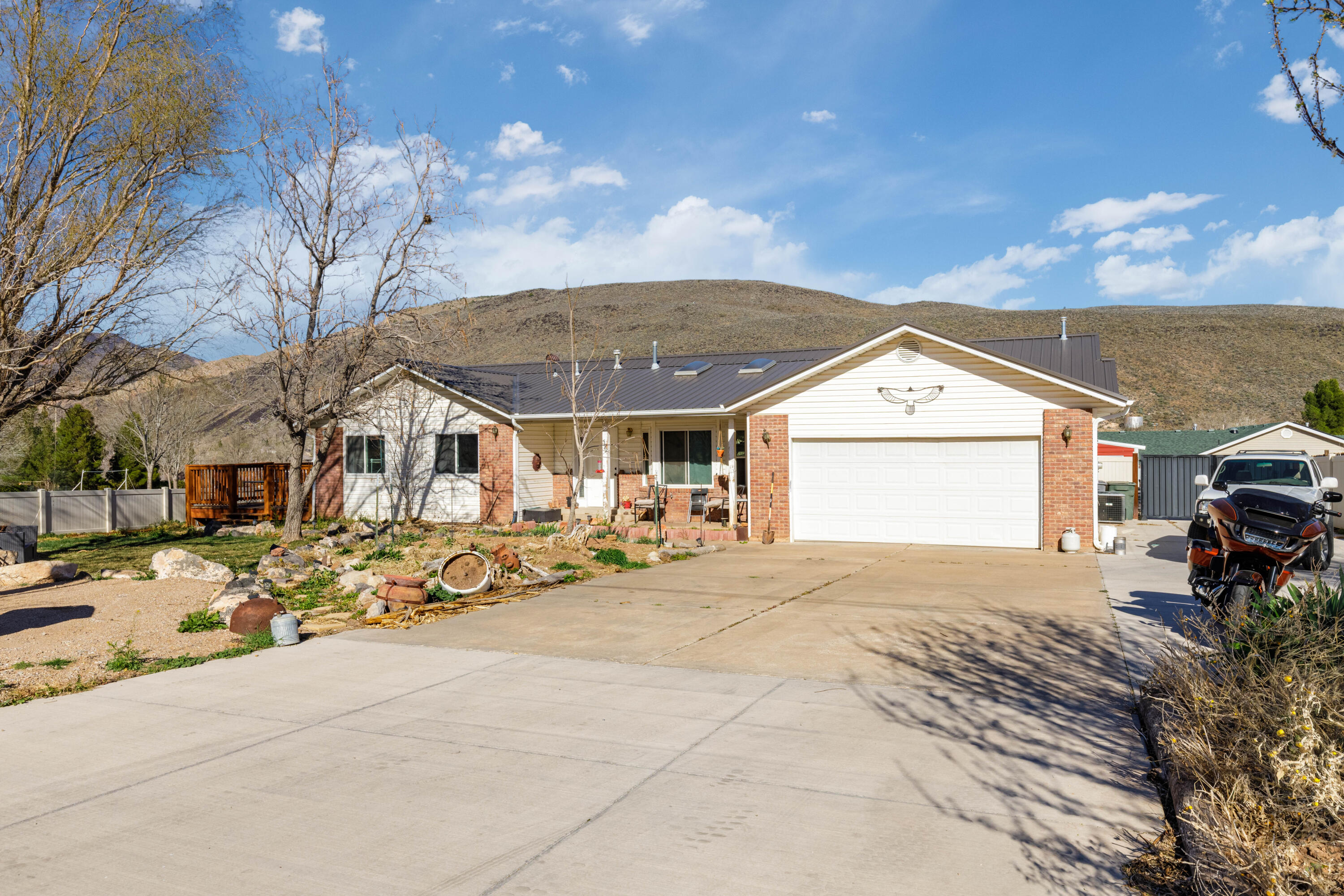 MOUNTAIN CHARM - Residential