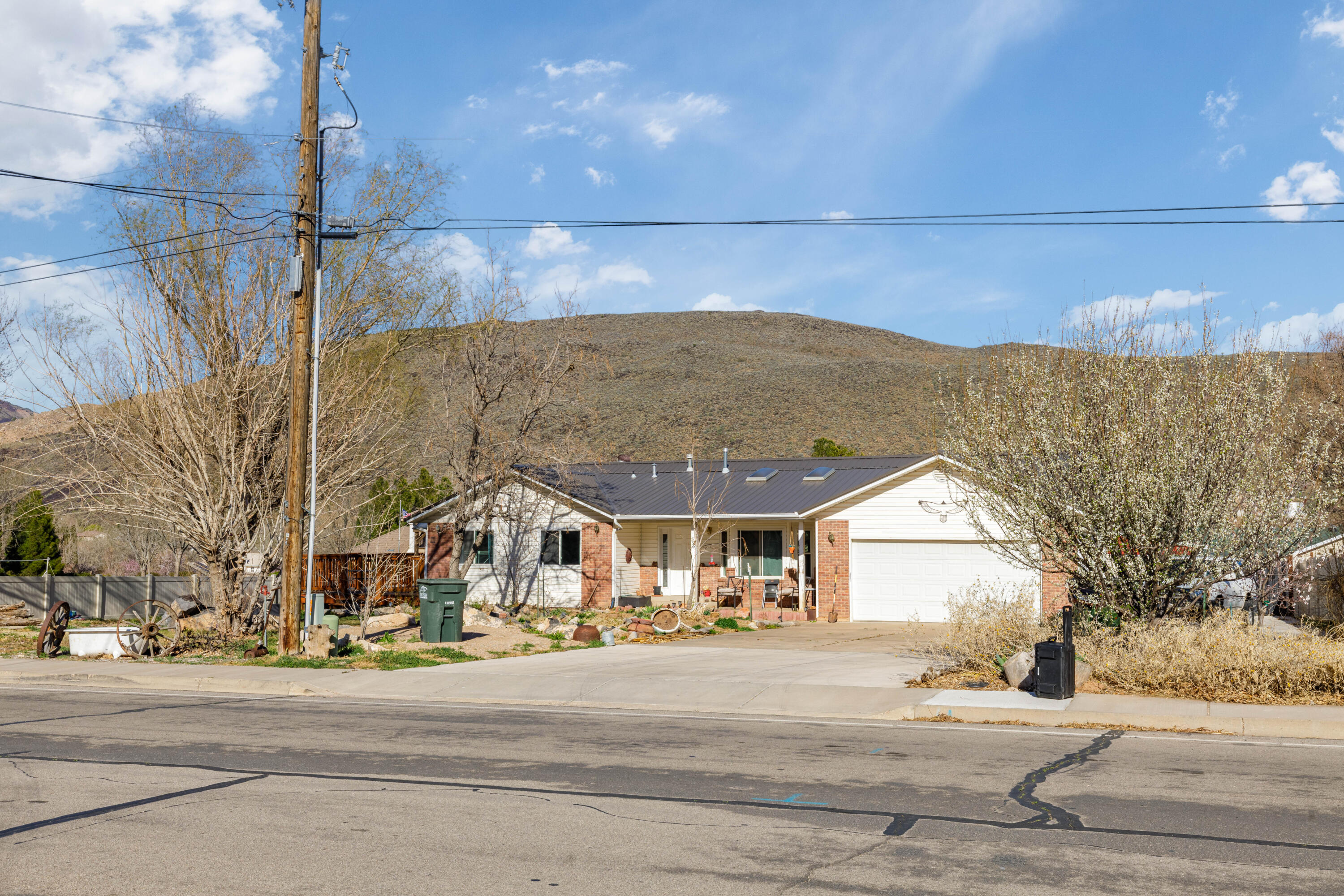 MOUNTAIN CHARM - Residential