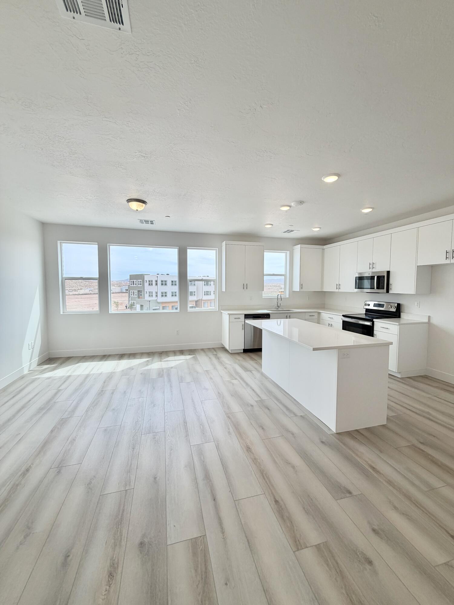DESERT COLOR SAGE HAVEN CONDOMINIUMS - Residential