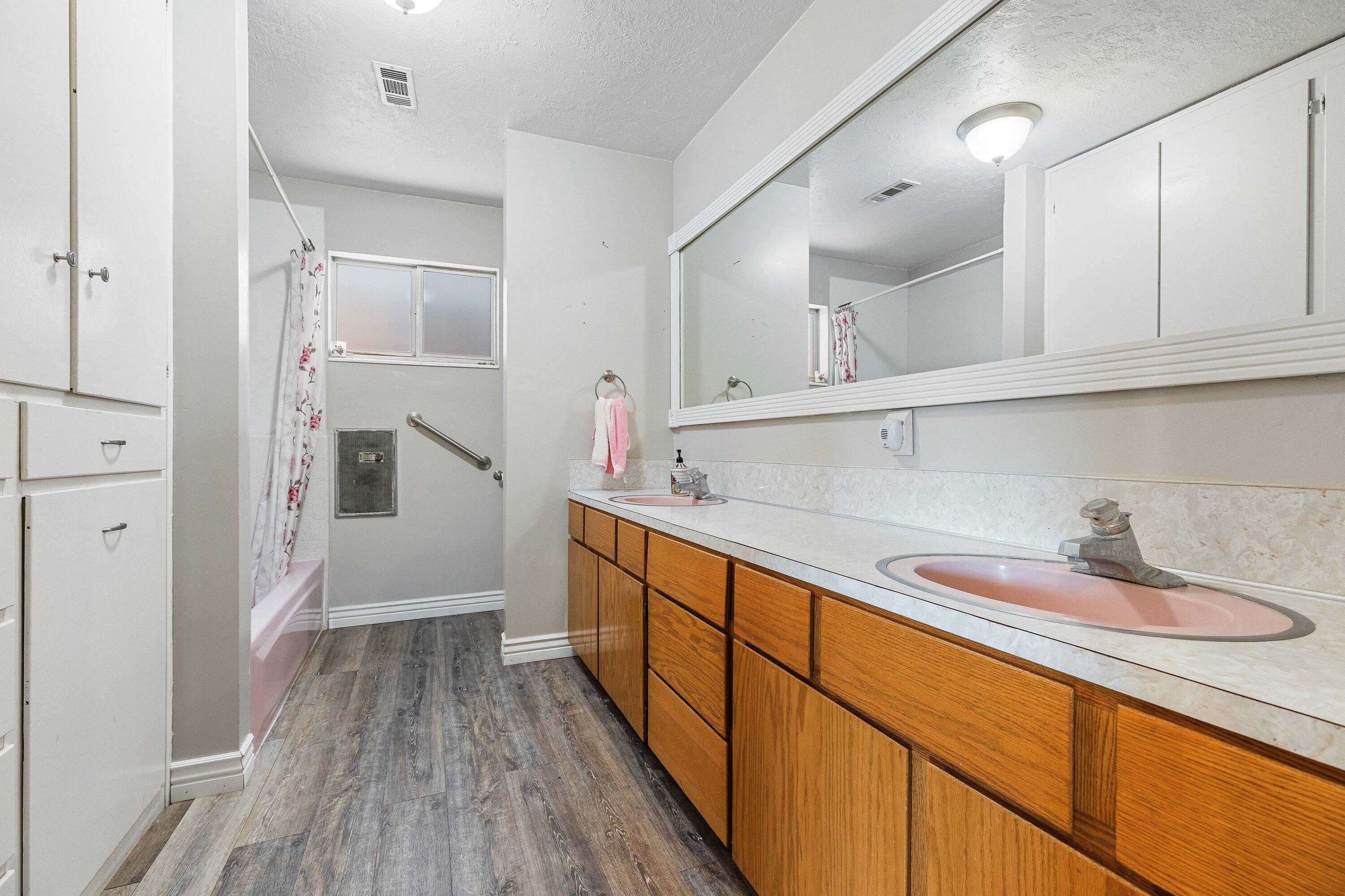 ENTERPRISE TOWNSITE - Residential