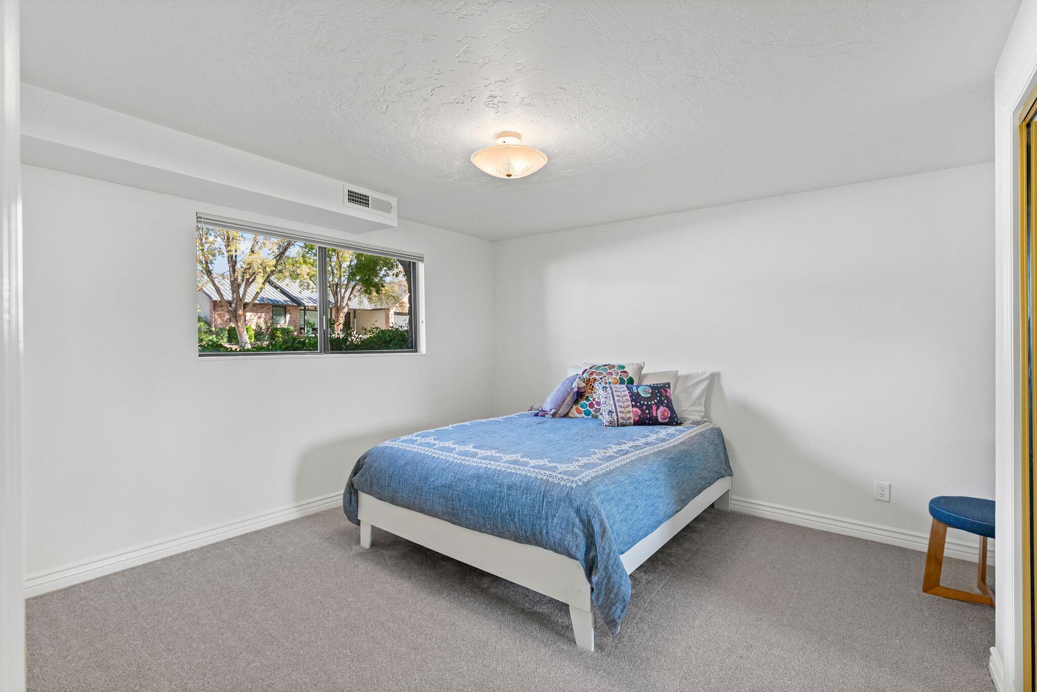 BLOOMINGTON HILLS - Residential