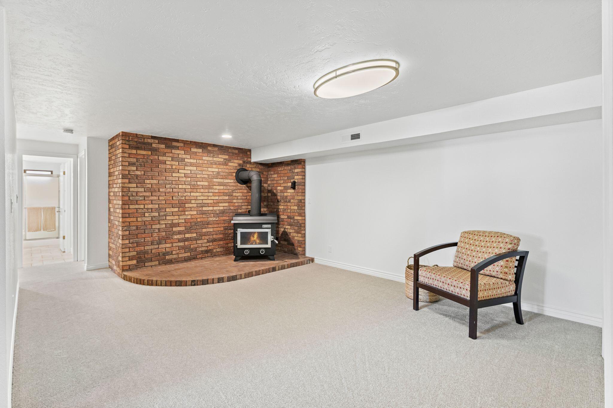 BLOOMINGTON HILLS - Residential