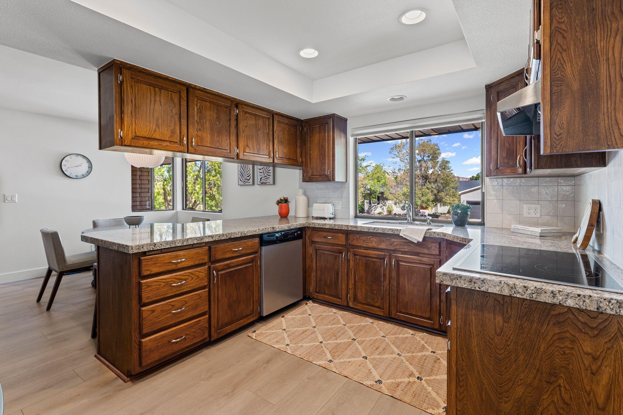 BLOOMINGTON HILLS - Residential