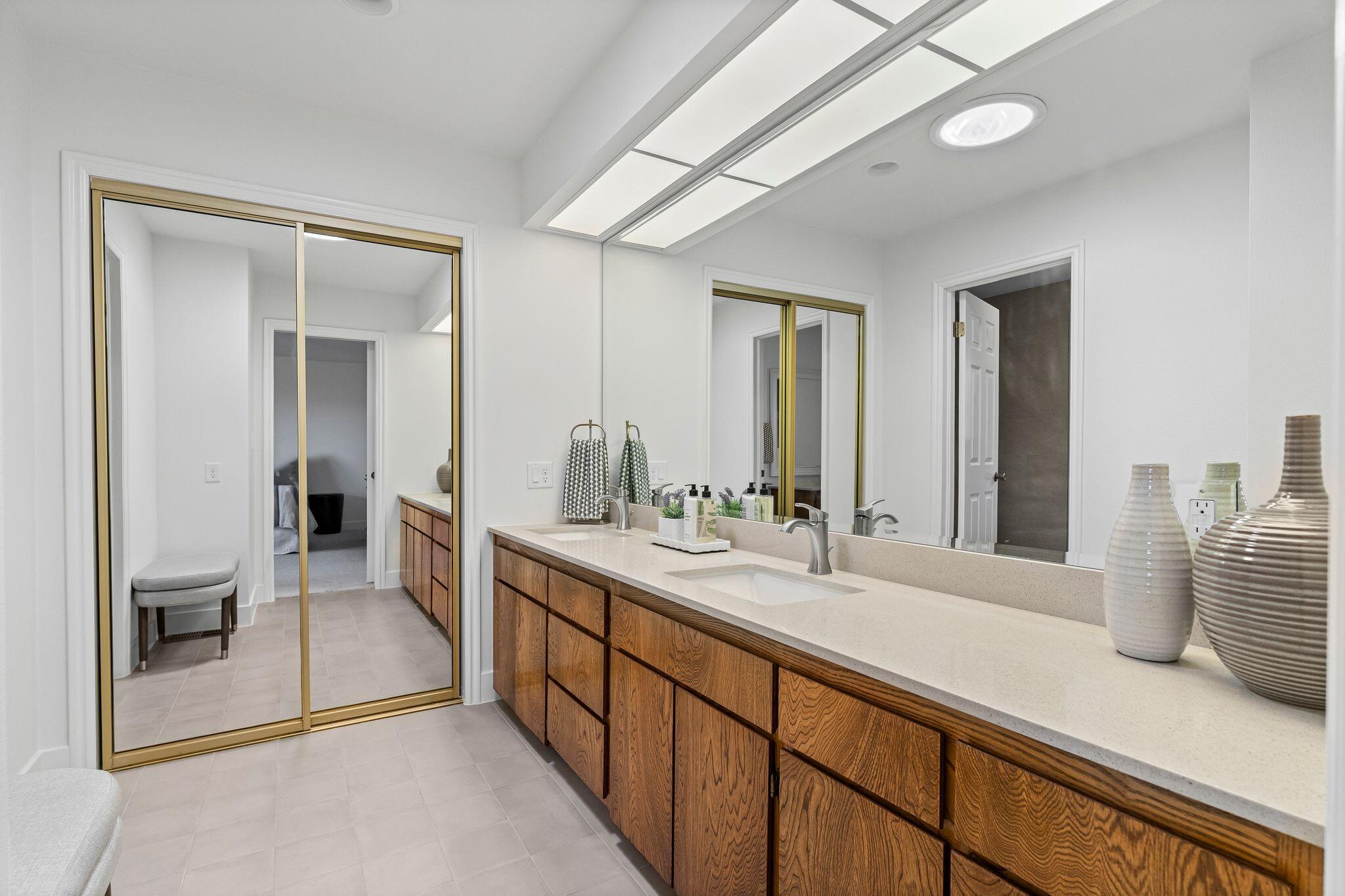BLOOMINGTON HILLS - Residential