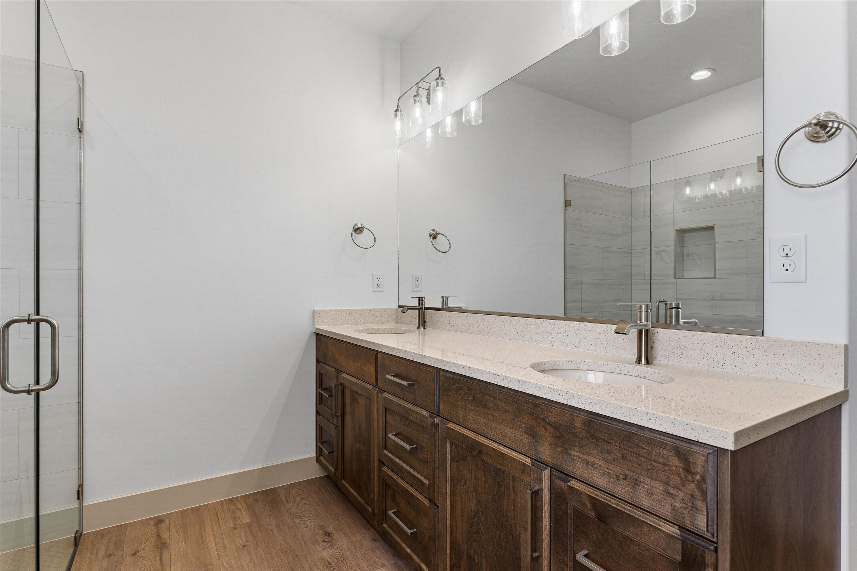 RED SLATE ESTATES - Residential