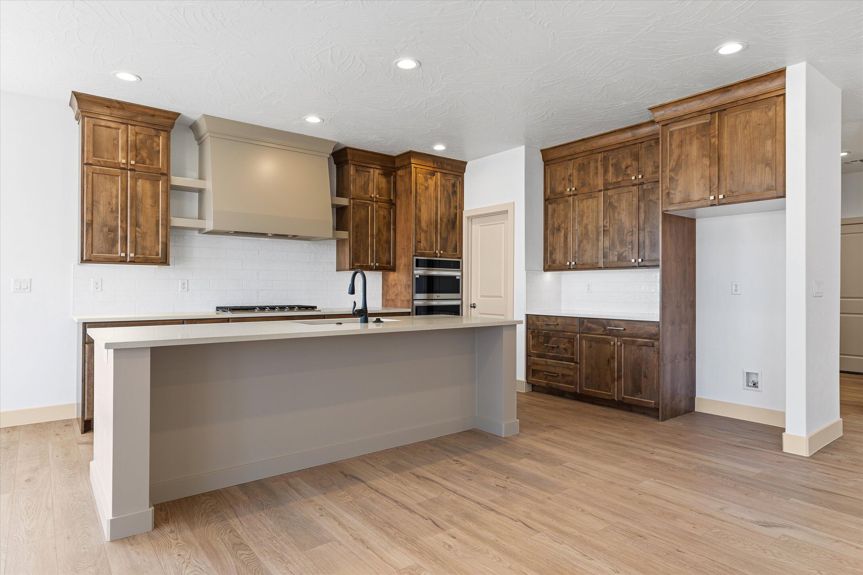 RED SLATE ESTATES - Residential