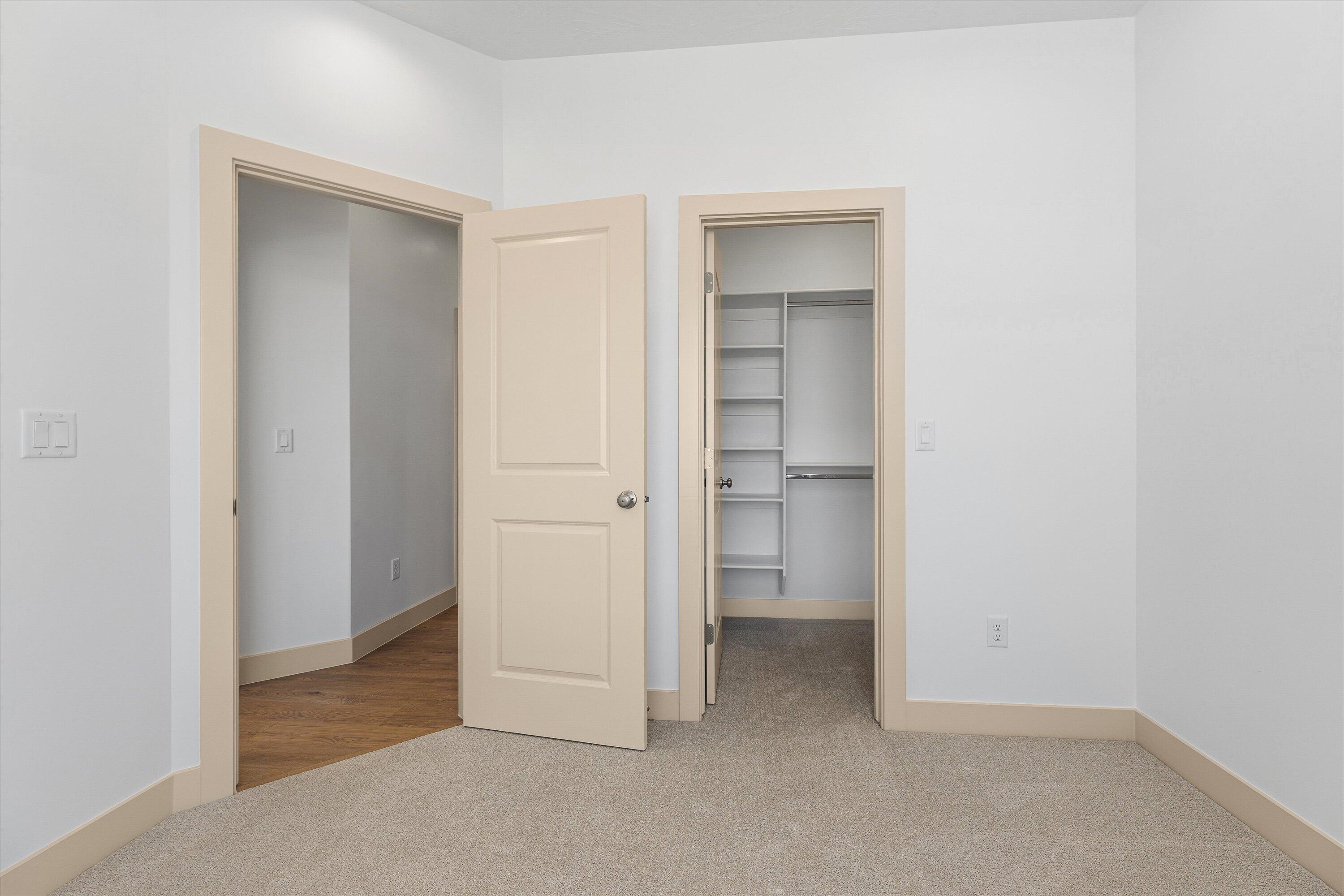 RED SLATE ESTATES - Residential