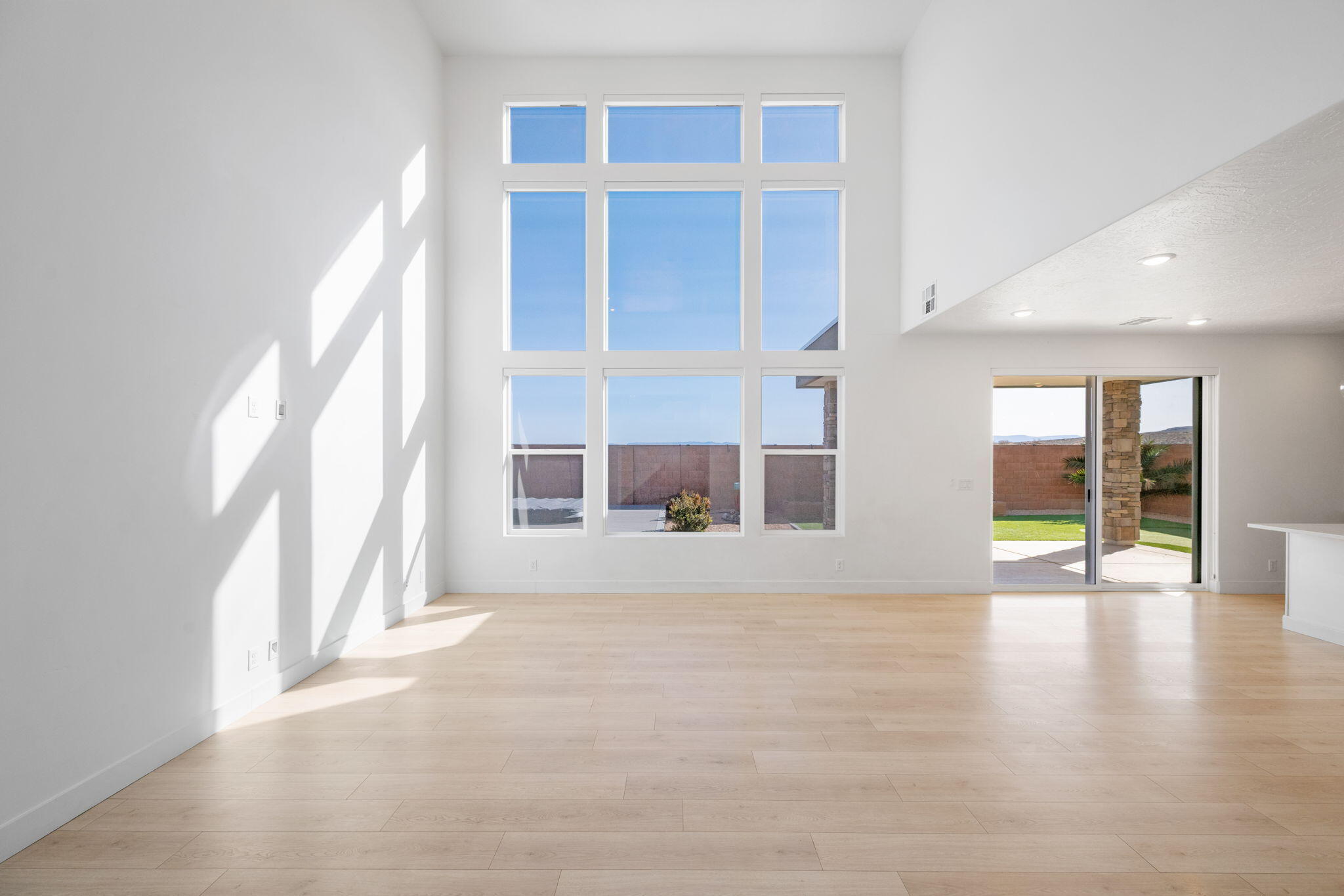 SALARNO HILLS AT DIVARIO - Residential