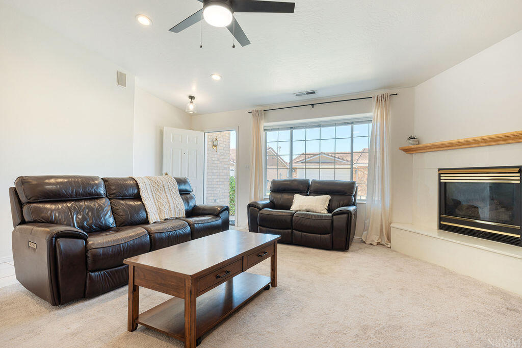 HERITAGE LANE TOWNHOMES - Residential