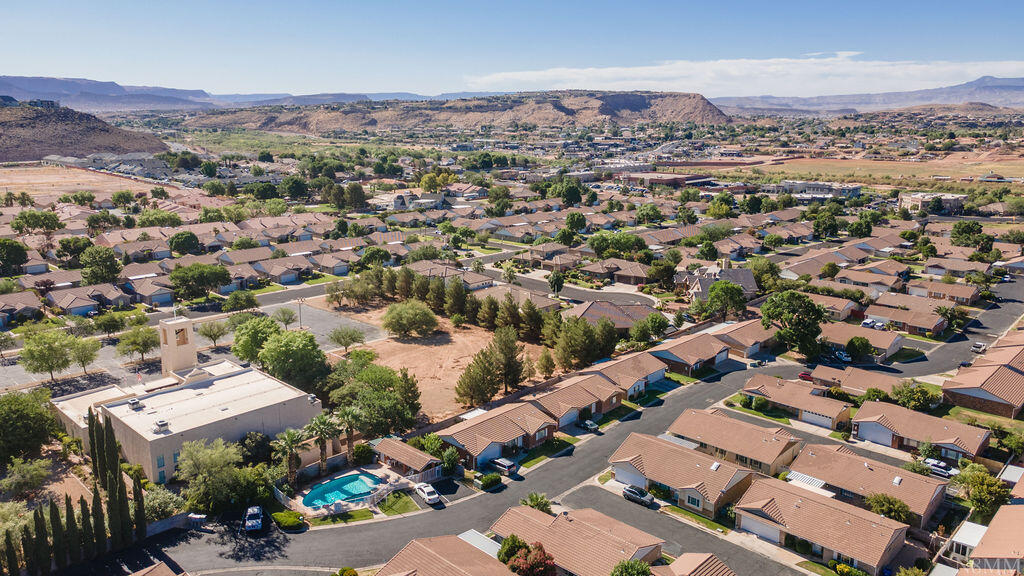 HERITAGE LANE TOWNHOMES - Residential