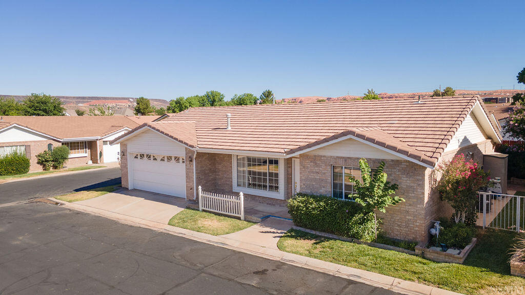 HERITAGE LANE TOWNHOMES - Residential