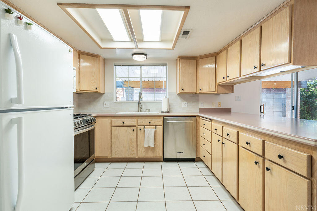 HERITAGE LANE TOWNHOMES - Residential