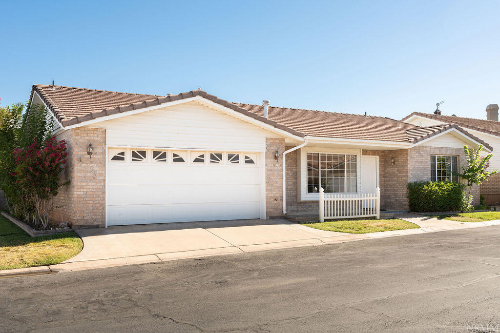 HERITAGE LANE TOWNHOMES - Residential