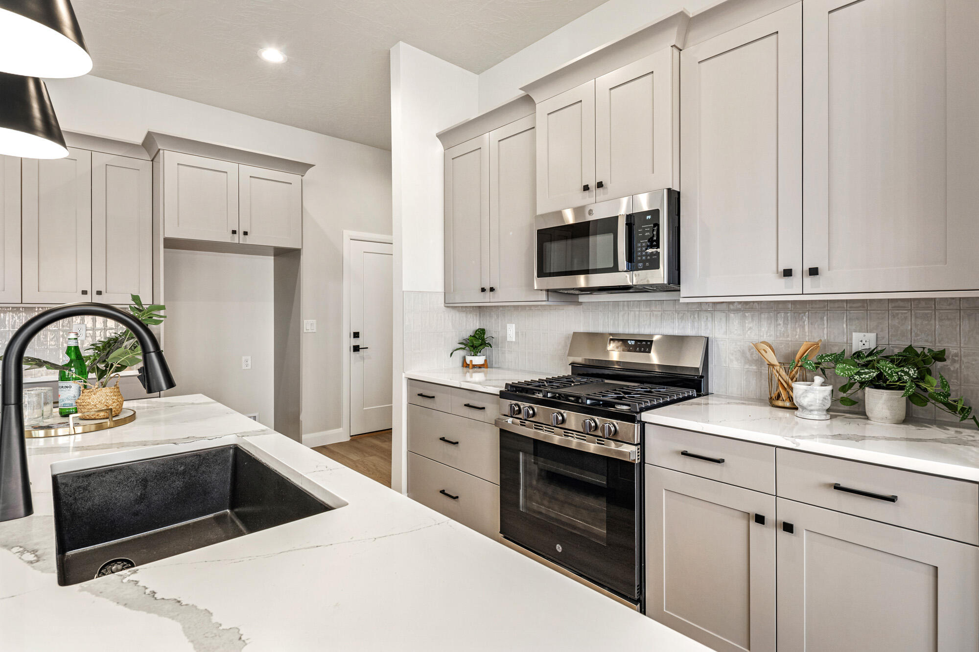 SERENITY ESTATES - Residential