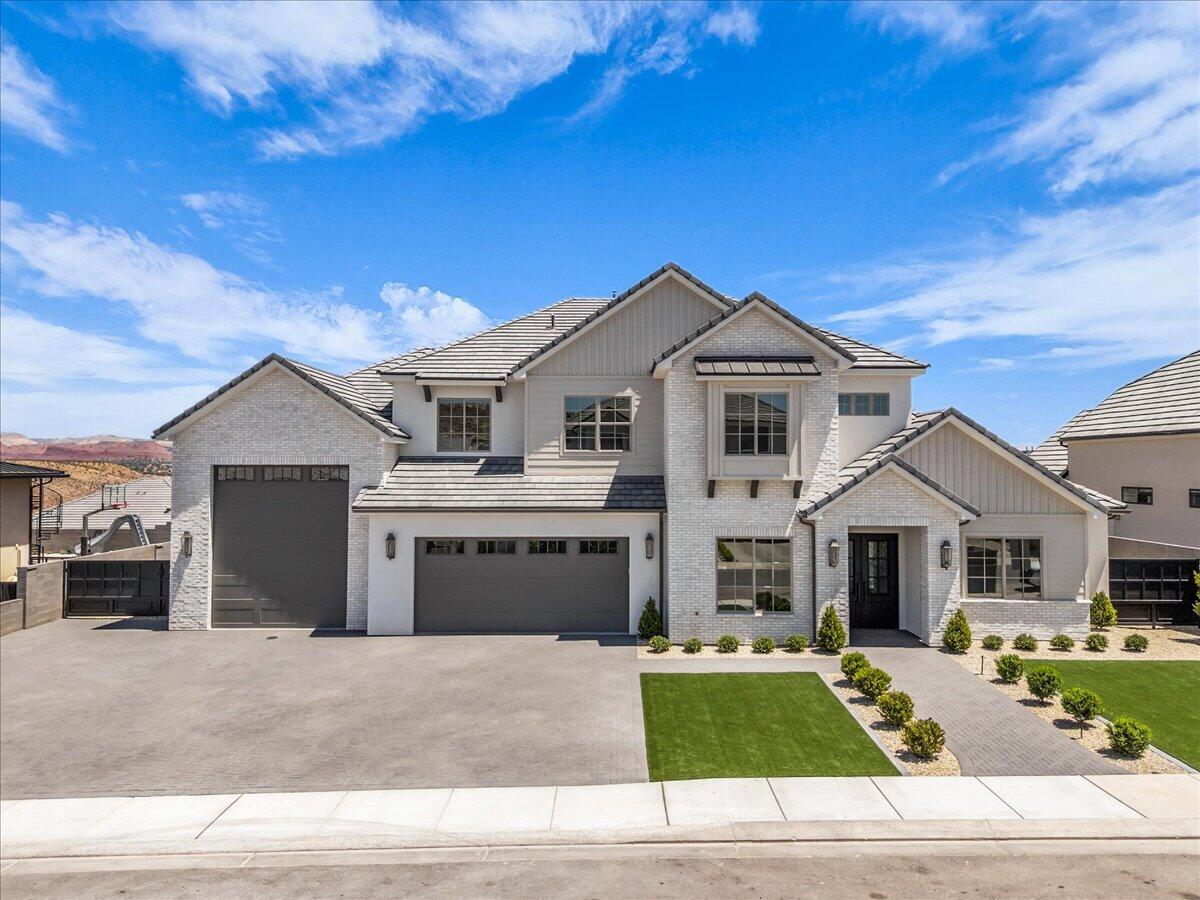 TONAQUINT COVE - Residential