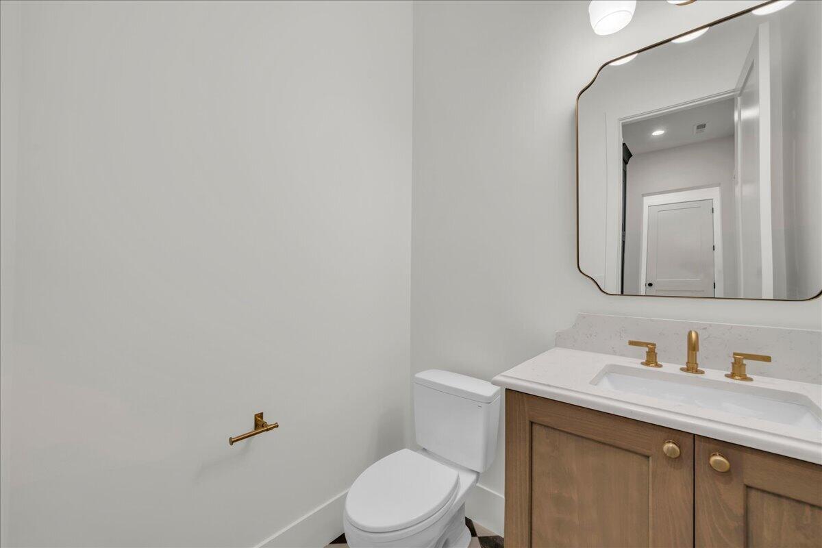 TONAQUINT COVE - Residential