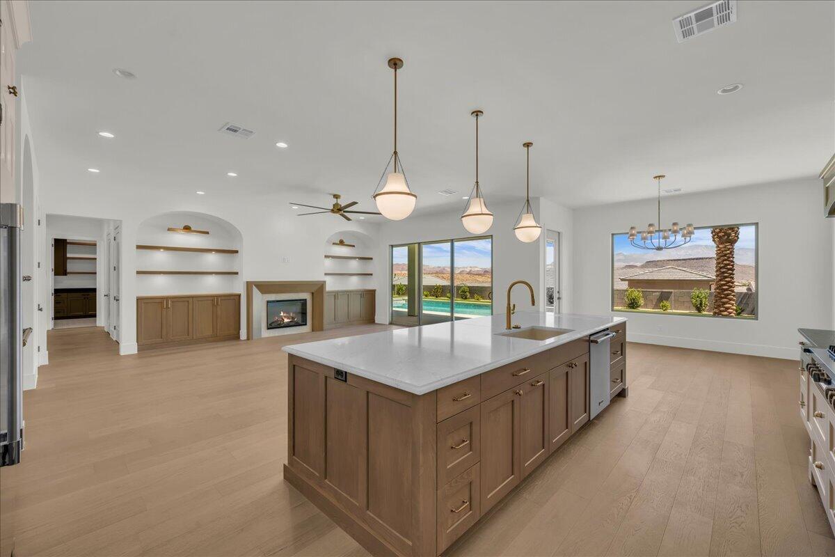 TONAQUINT COVE - Residential
