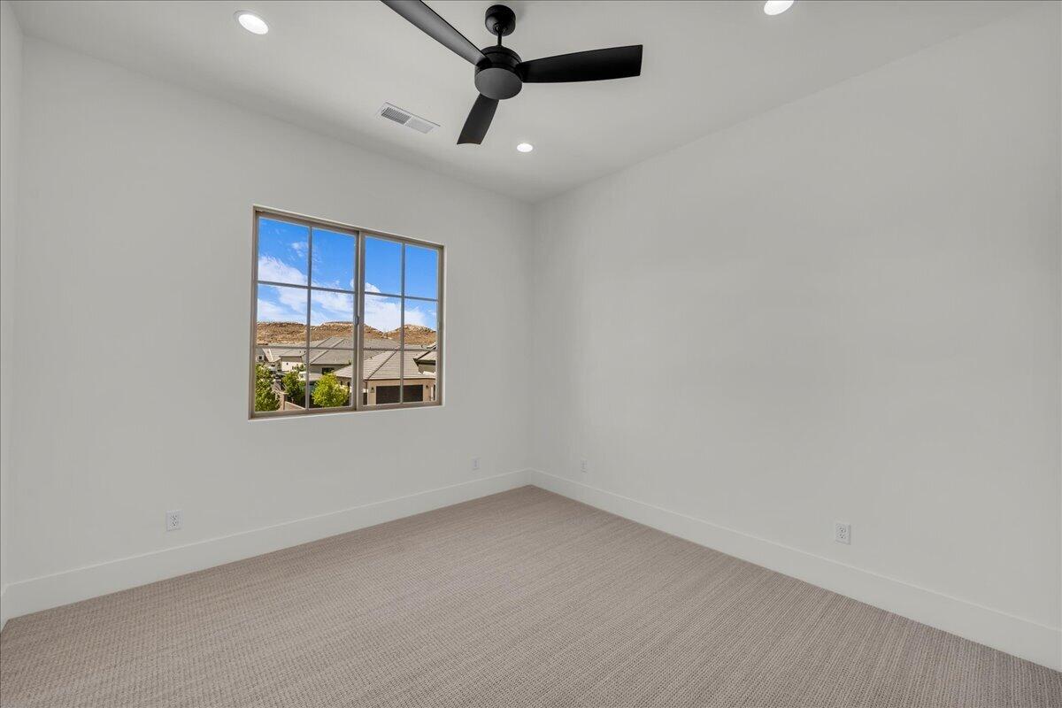 TONAQUINT COVE - Residential