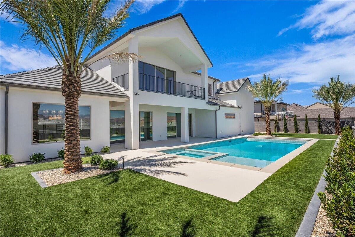 TONAQUINT COVE - Residential
