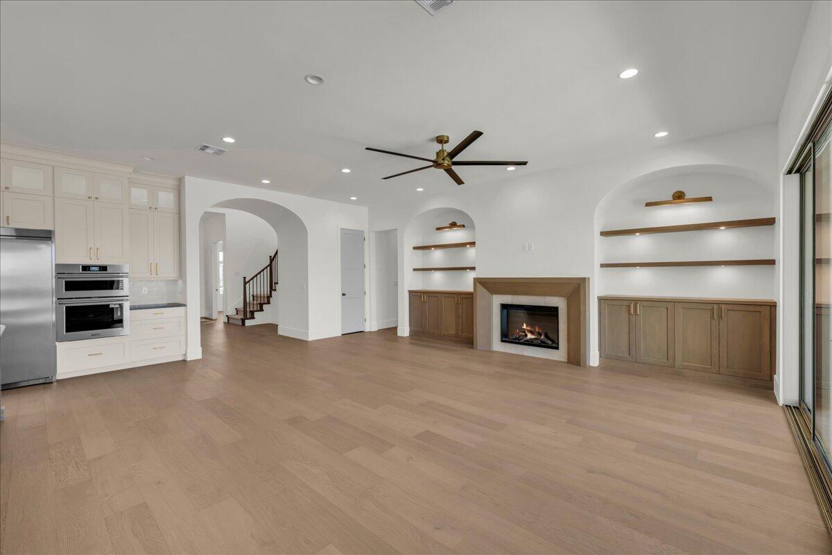 TONAQUINT COVE - Residential