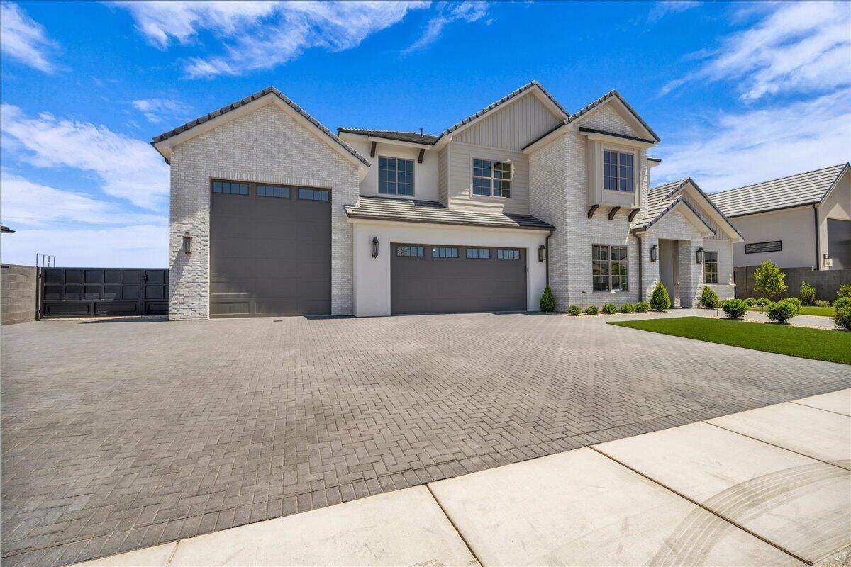 TONAQUINT COVE - Residential