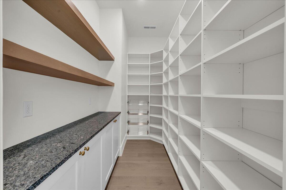 TONAQUINT COVE - Residential