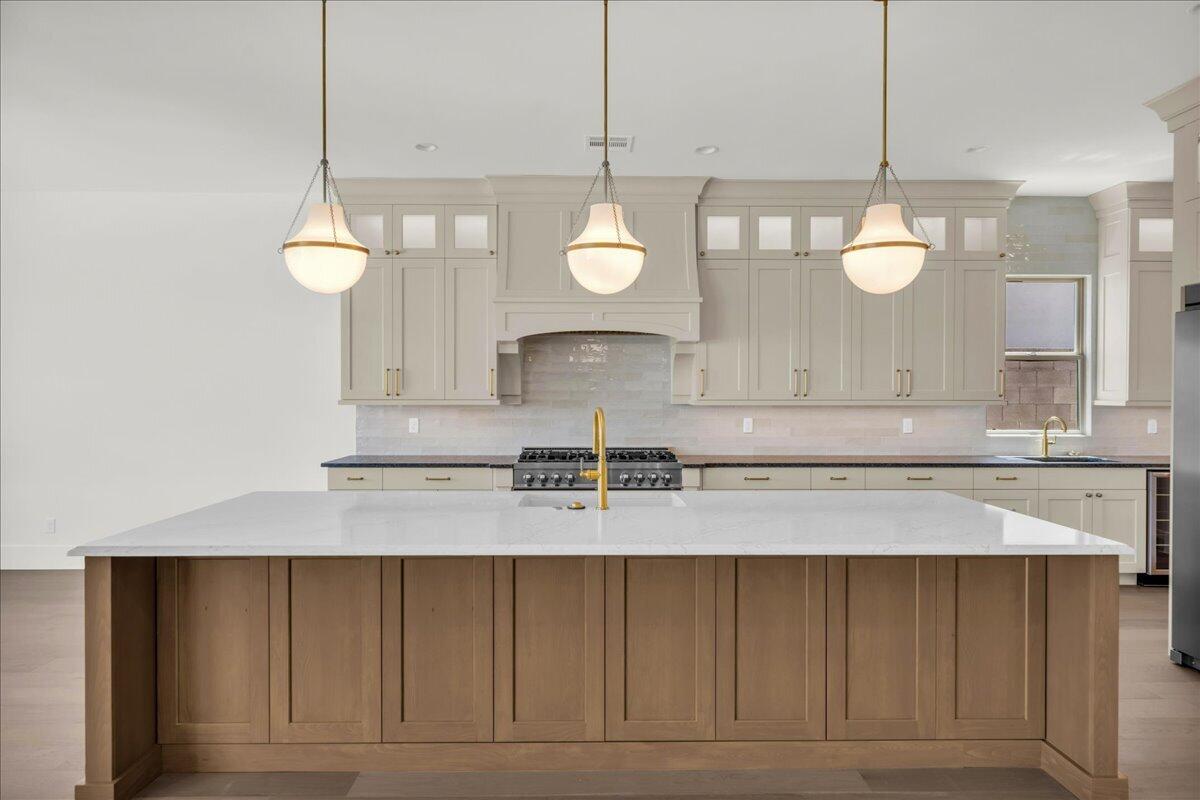 TONAQUINT COVE - Residential