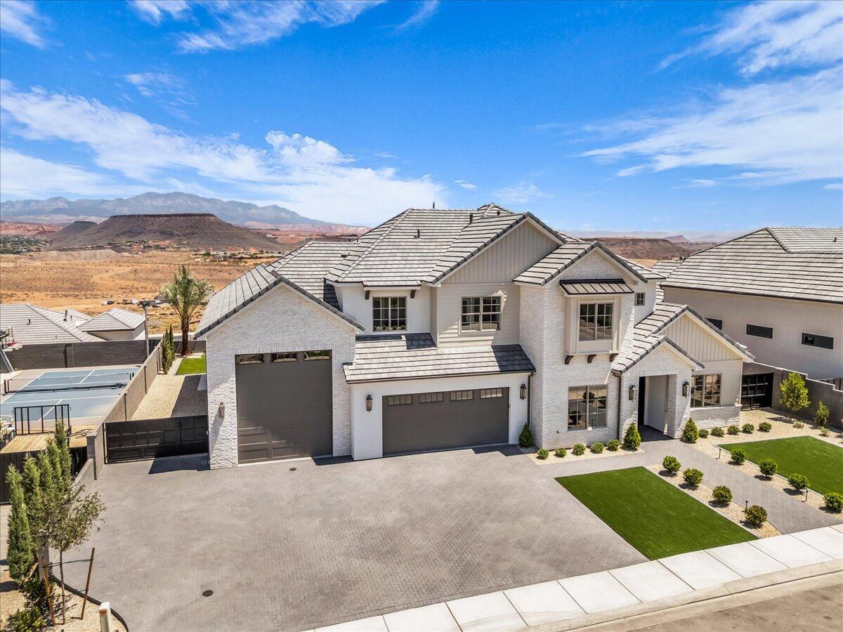 TONAQUINT COVE - Residential