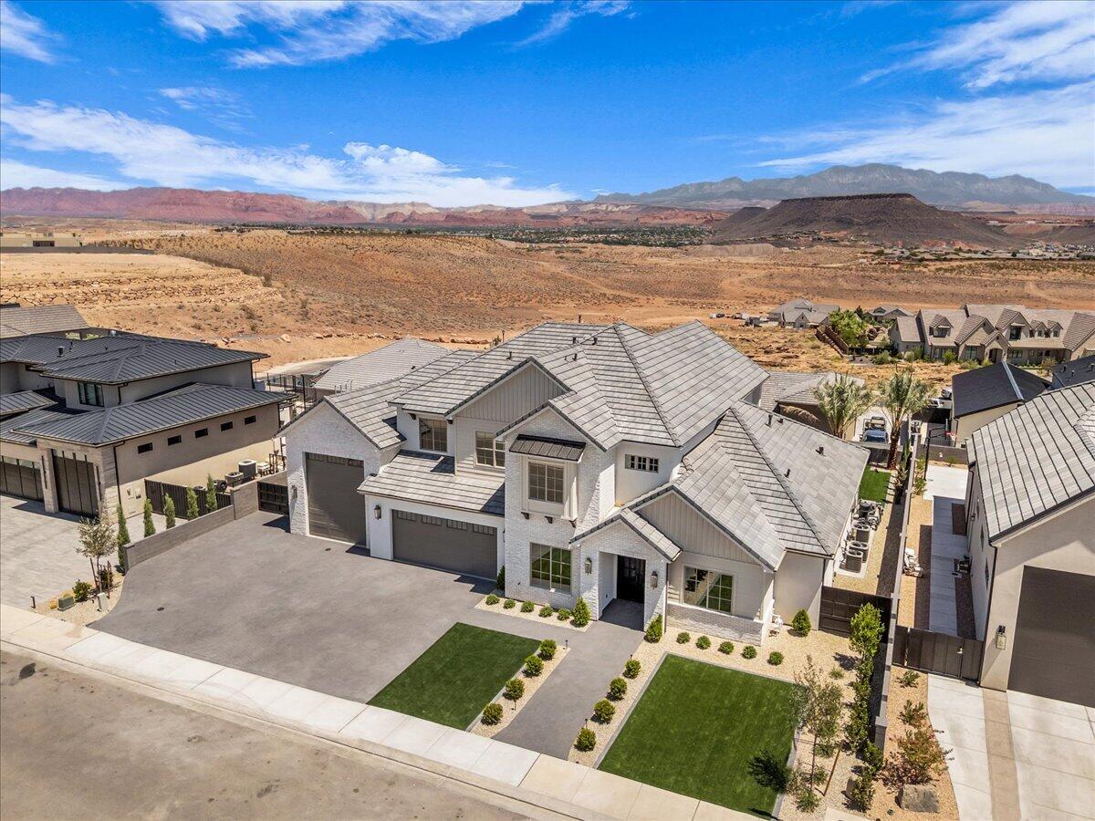 TONAQUINT COVE - Residential