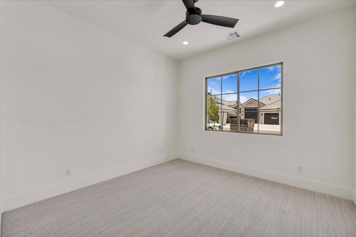 TONAQUINT COVE - Residential