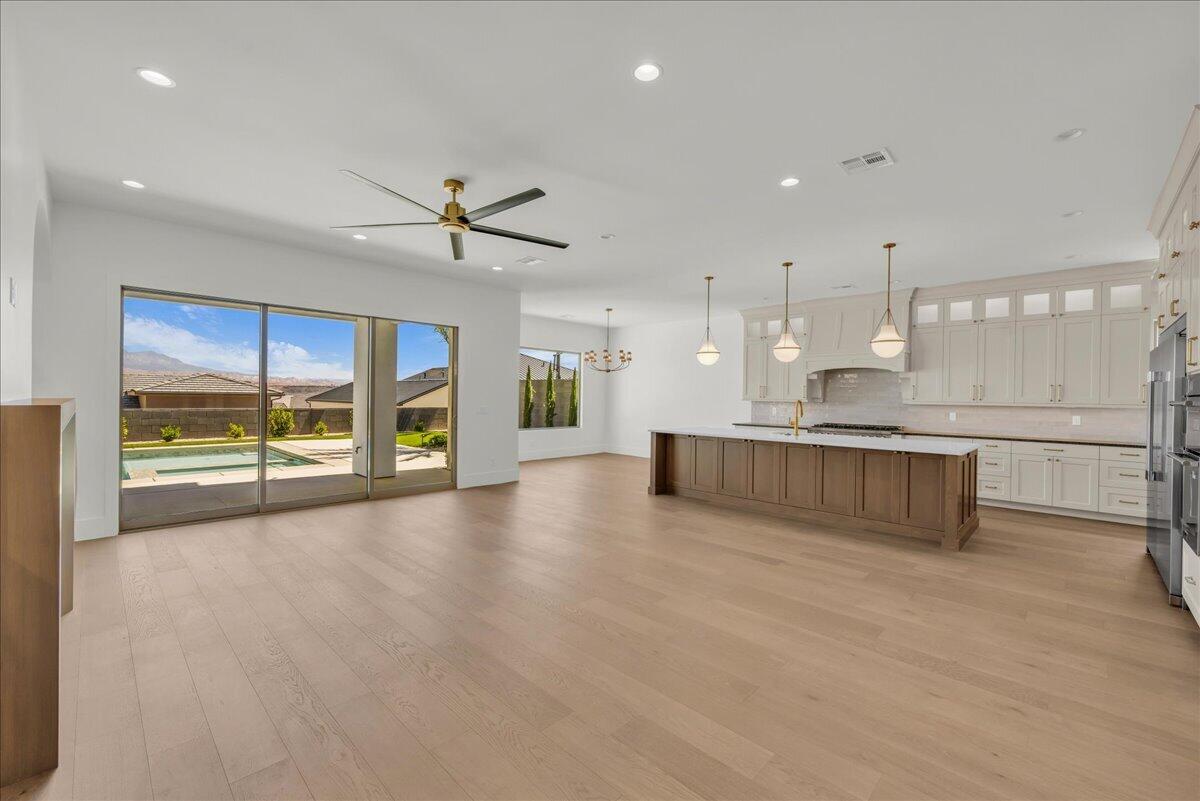 TONAQUINT COVE - Residential