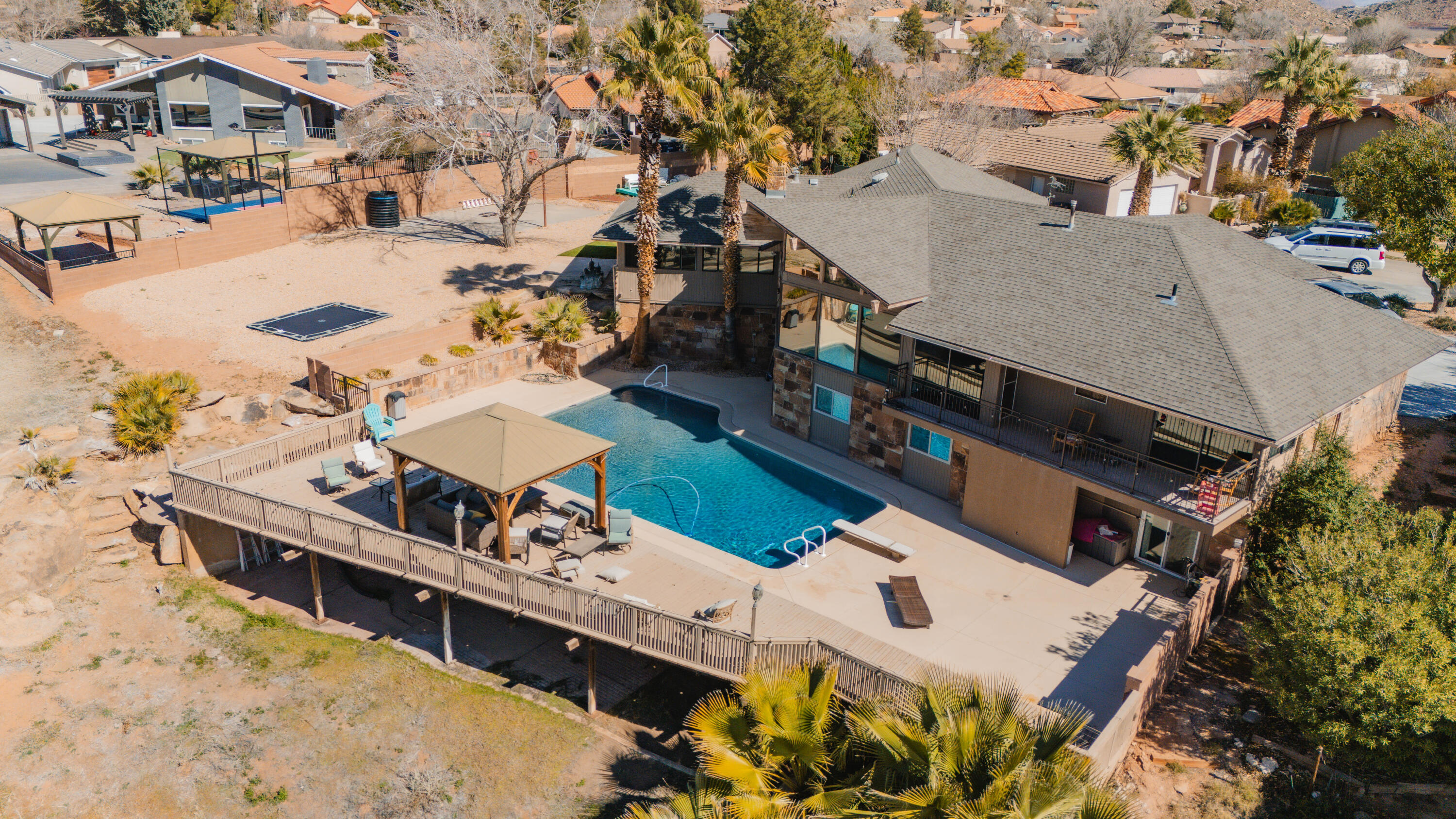 BLOOMINGTON COUNTRY CLUB - Residential