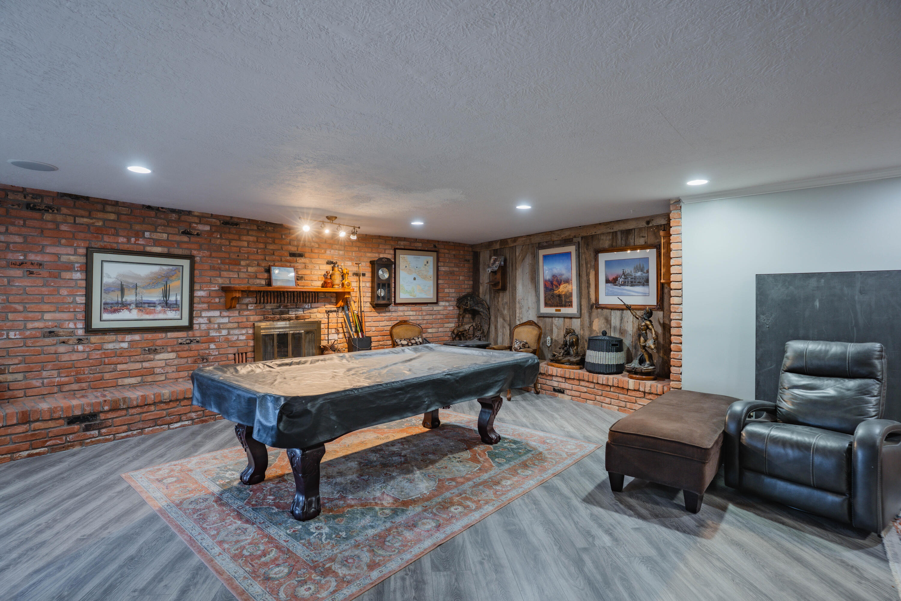 BLOOMINGTON COUNTRY CLUB - Residential